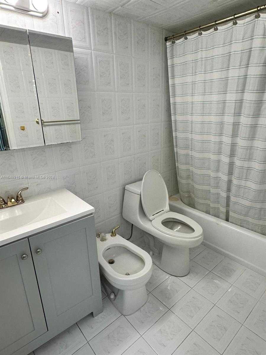 Small Image of 5555 COLLINS AVE #10B, Miami Beach Number 19