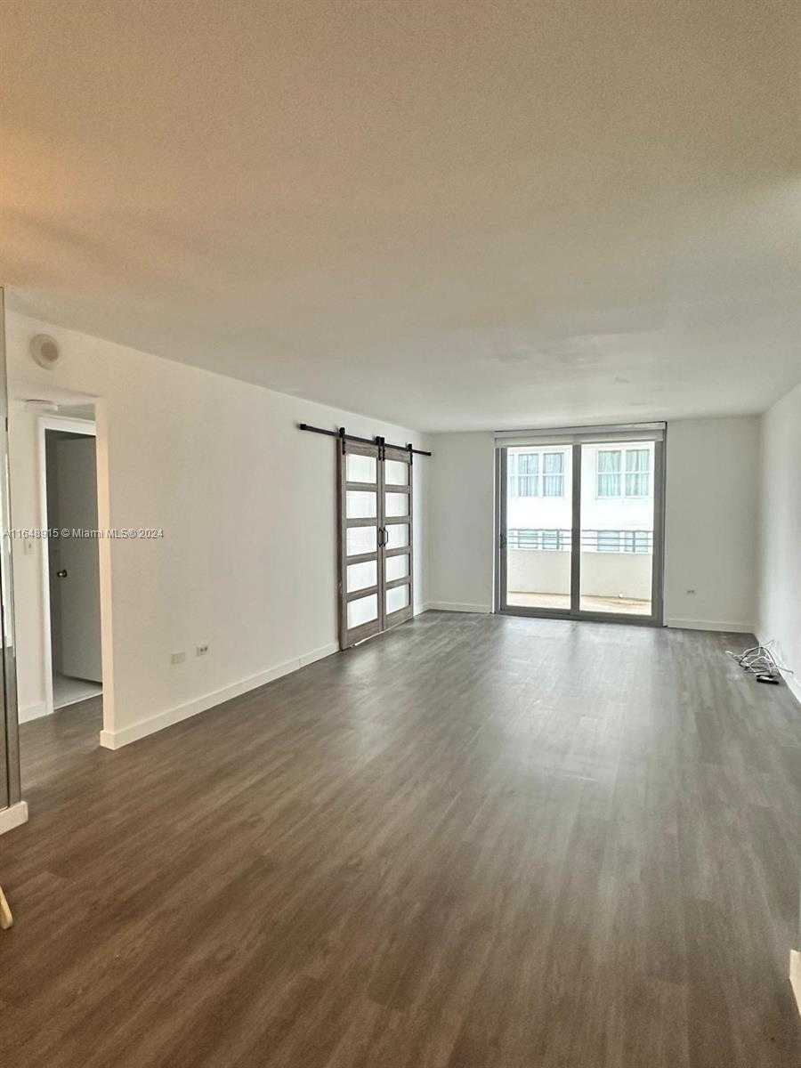 Small Image of 5555 COLLINS AVE #10B, Miami Beach Number 21