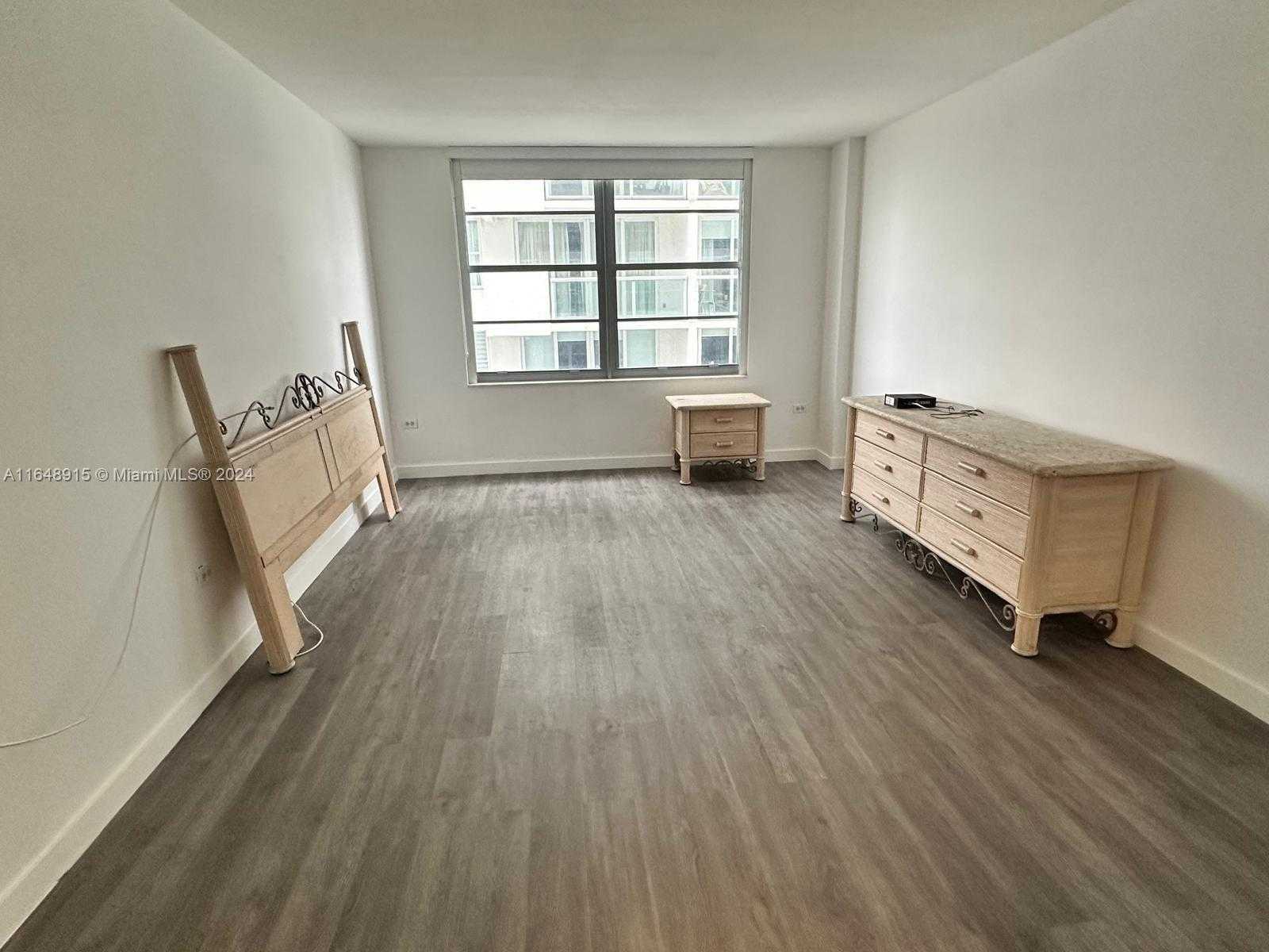 Small Image of 5555 COLLINS AVE #10B, Miami Beach Number 25