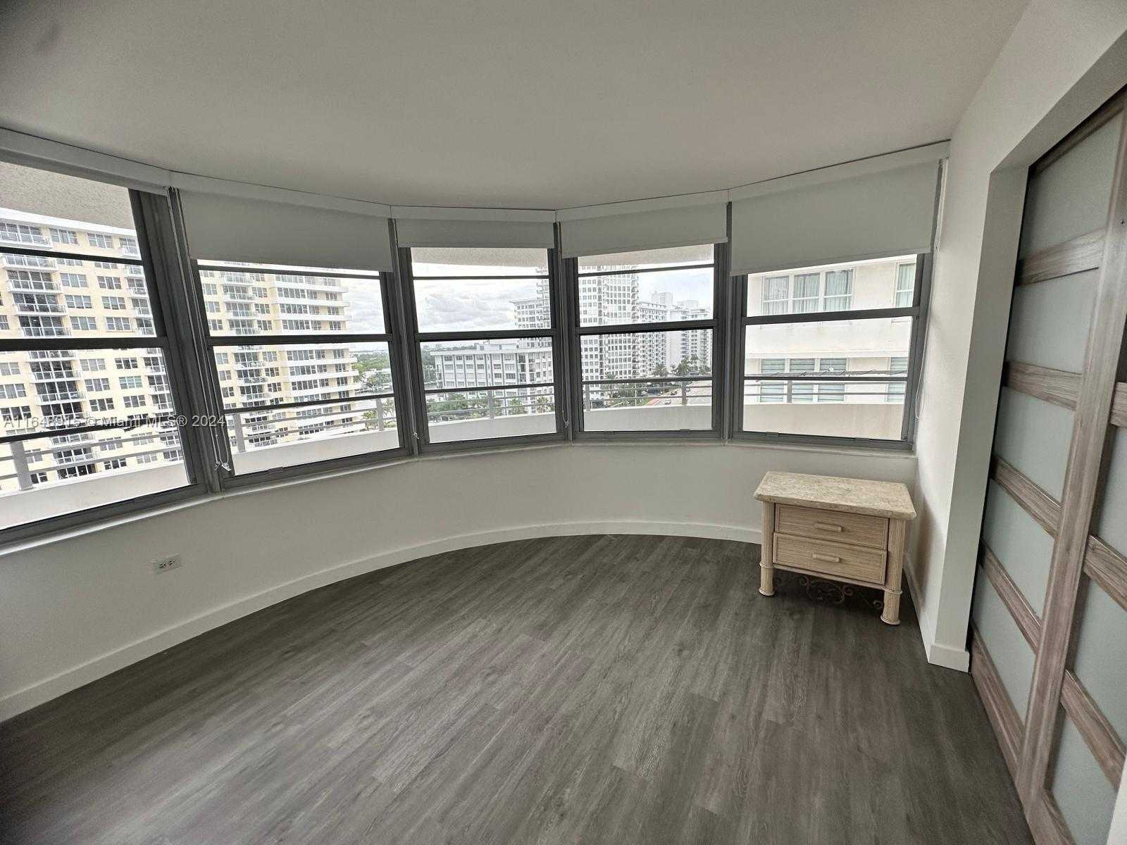 Small Image of 5555 COLLINS AVE #10B, Miami Beach Number 34