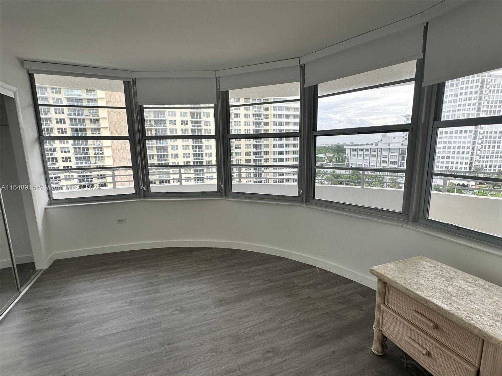 Small Image of 5555 COLLINS AVE #10B, Miami Beach Number 35