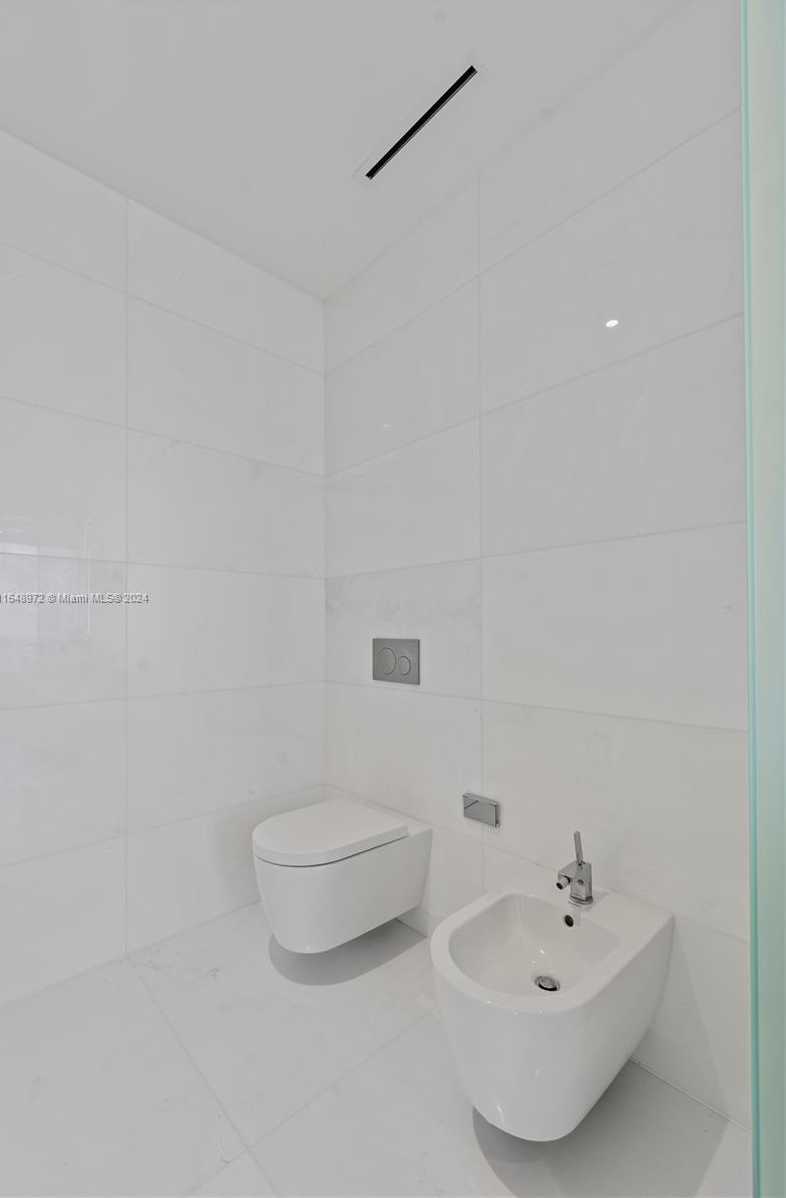 Small Image of 300 BISCAYNE BLVD WAY #4404, Miami Number 16