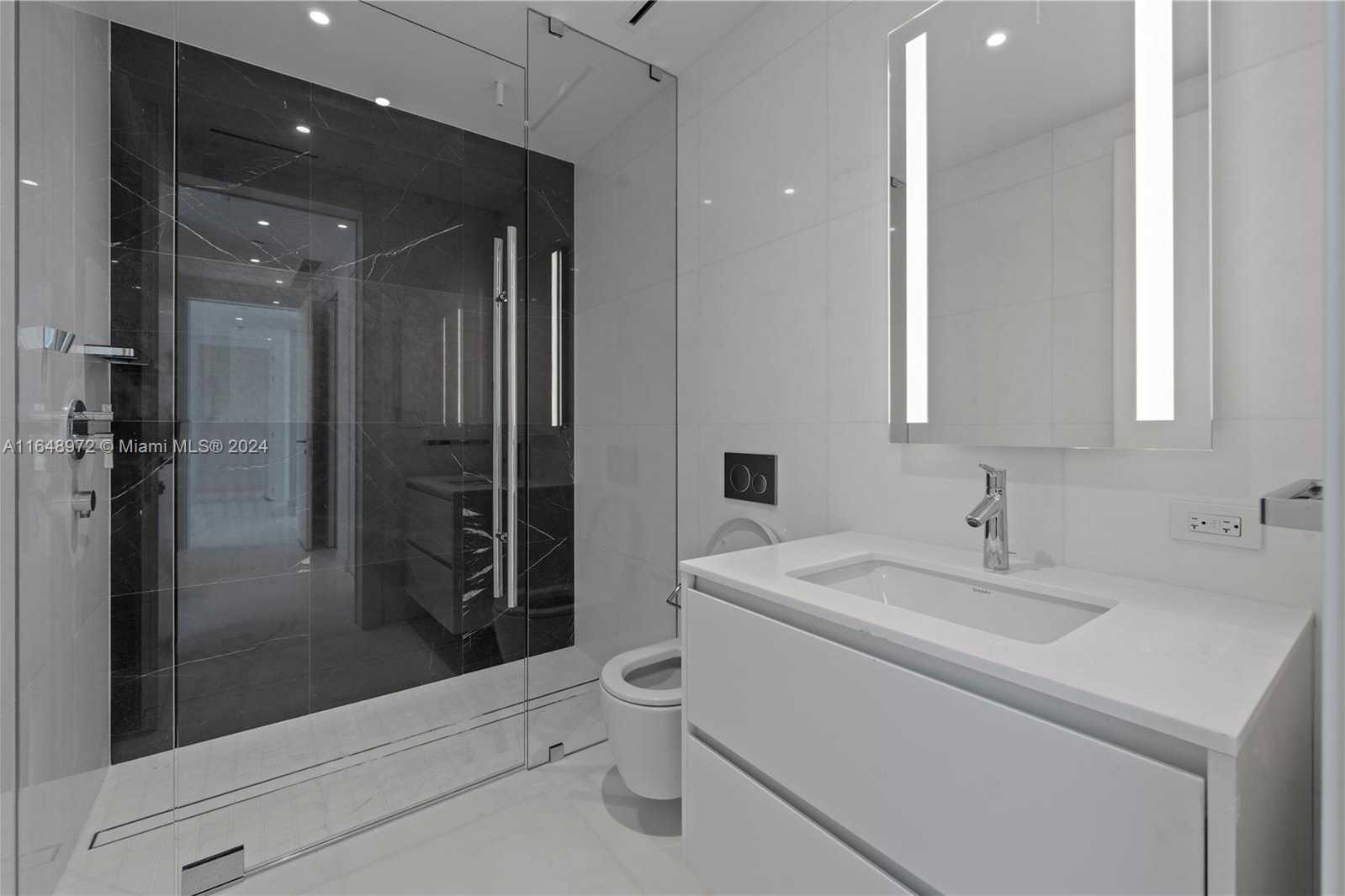 Small Image of 300 BISCAYNE BLVD WAY #4404, Miami Number 27