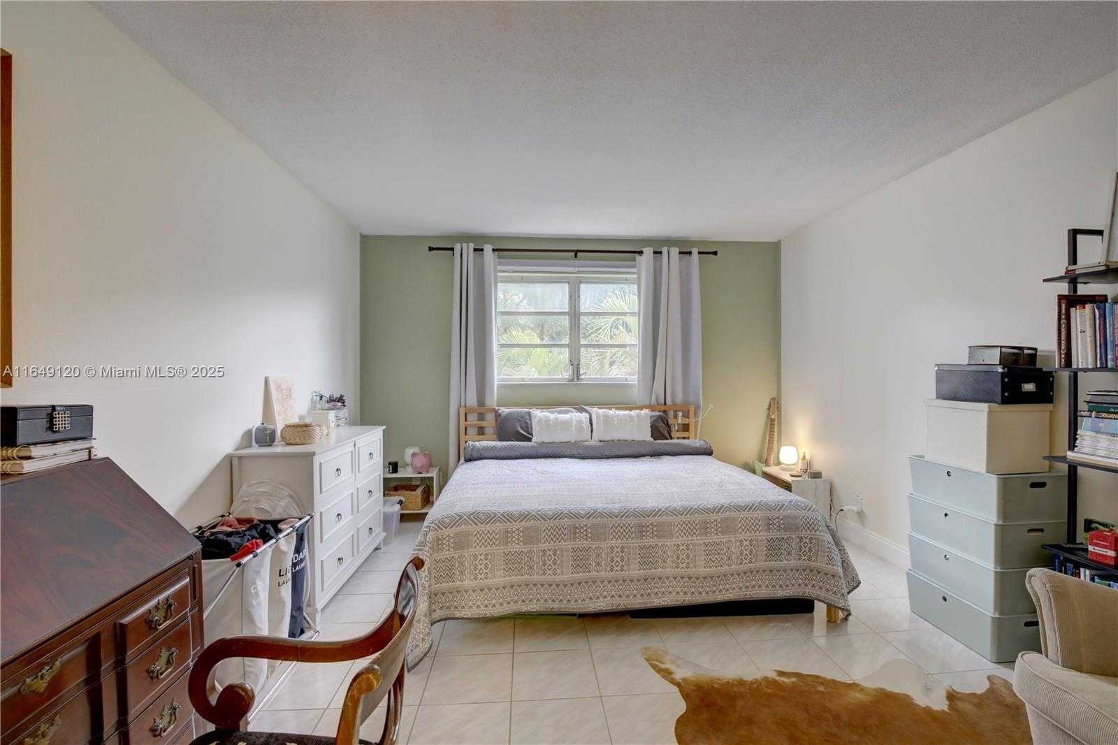 Small Image of 233 NORTH EAST 14TH AVE #304, Hallandale Beach Number 4