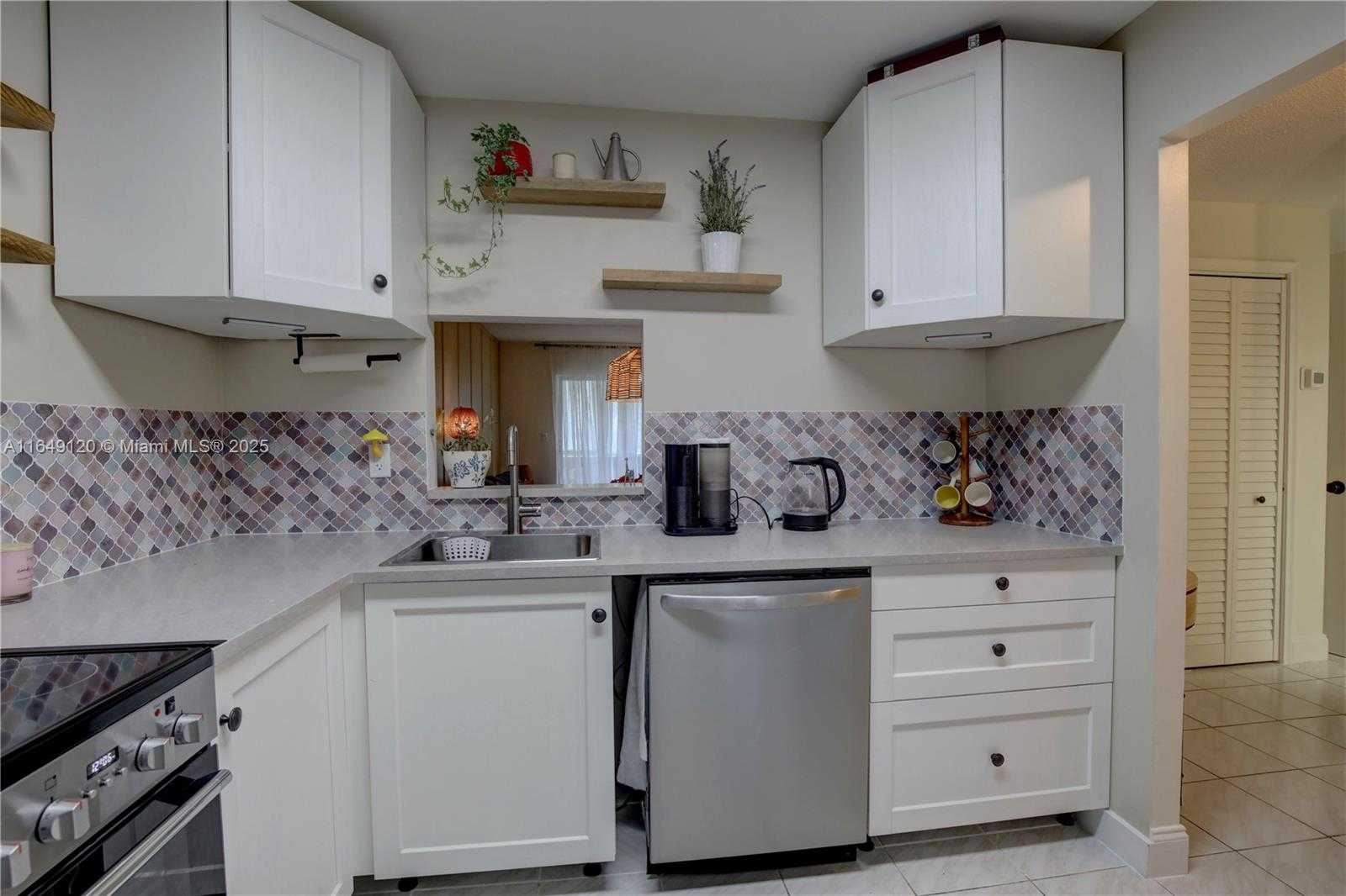Small Image of 233 NORTH EAST 14TH AVE #304, Hallandale Beach Number 5