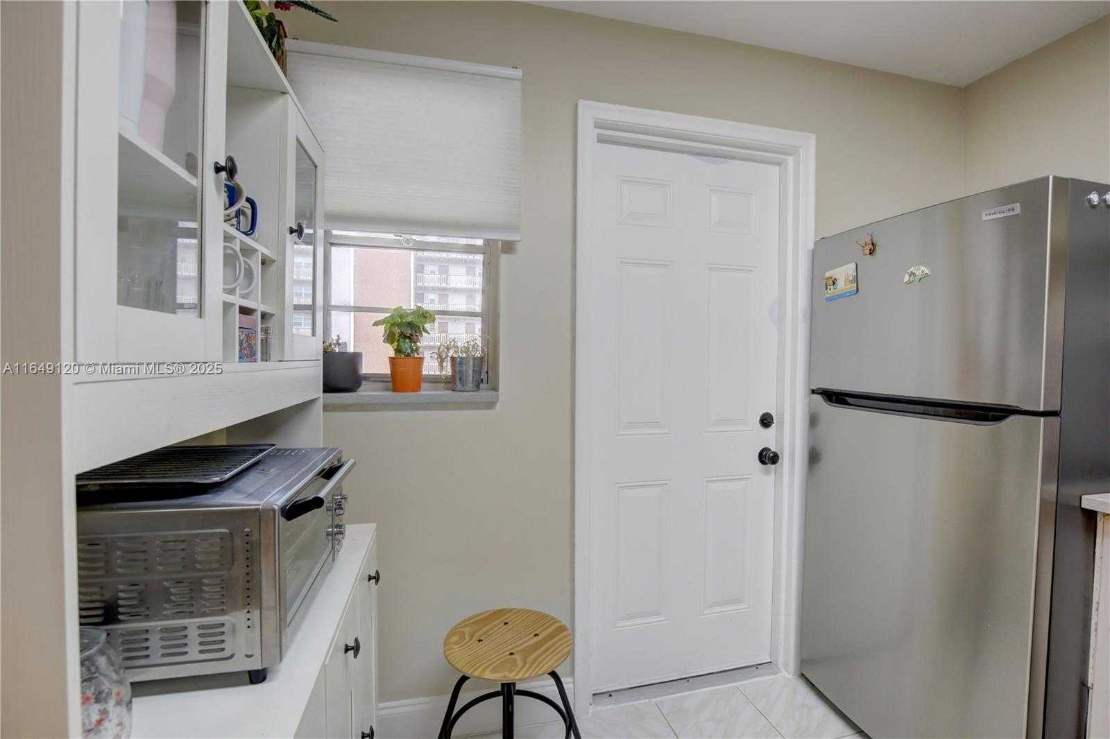 Small Image of 233 NORTH EAST 14TH AVE #304, Hallandale Beach Number 7