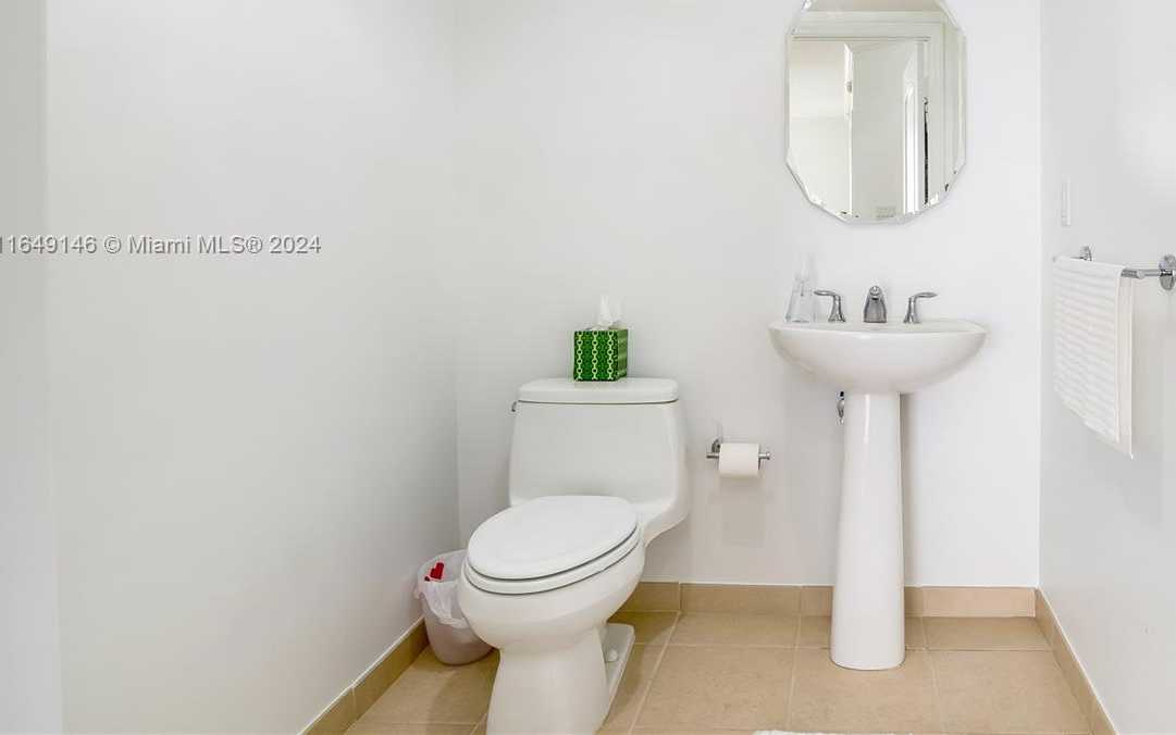 Small Image of 16699 Collins Ave, Sunny Isles Beach, FL 33160, USA Number 24