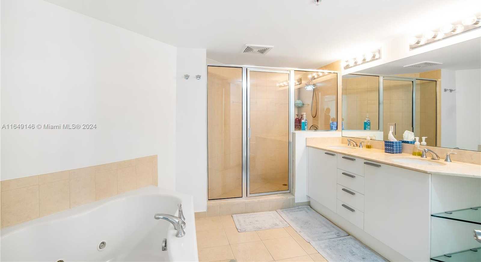 Small Image of 16699 Collins Ave, Sunny Isles Beach, FL 33160, USA Number 31