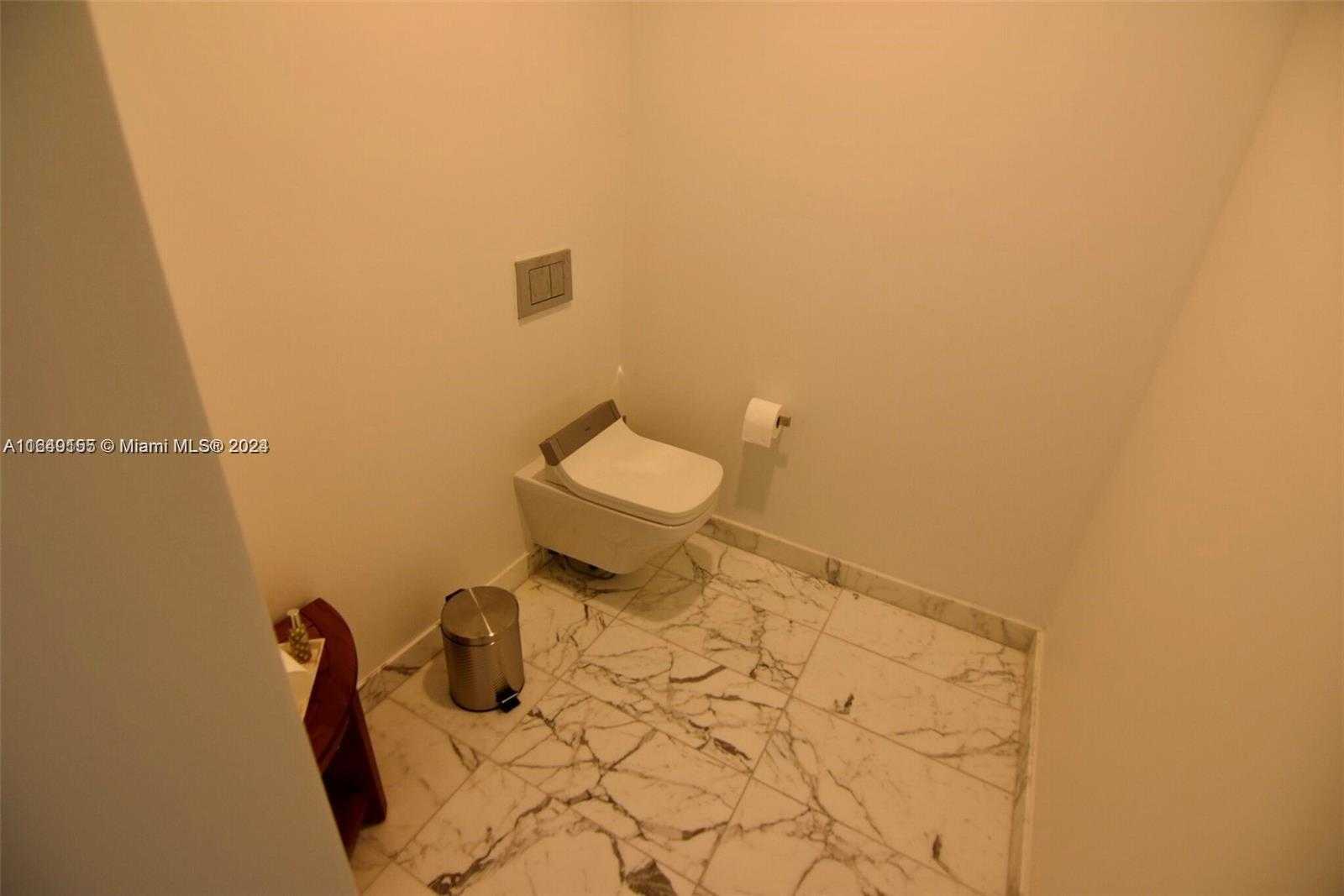 Small Image of 10201 COLLINS AVE #405, Bal Harbour Number 17