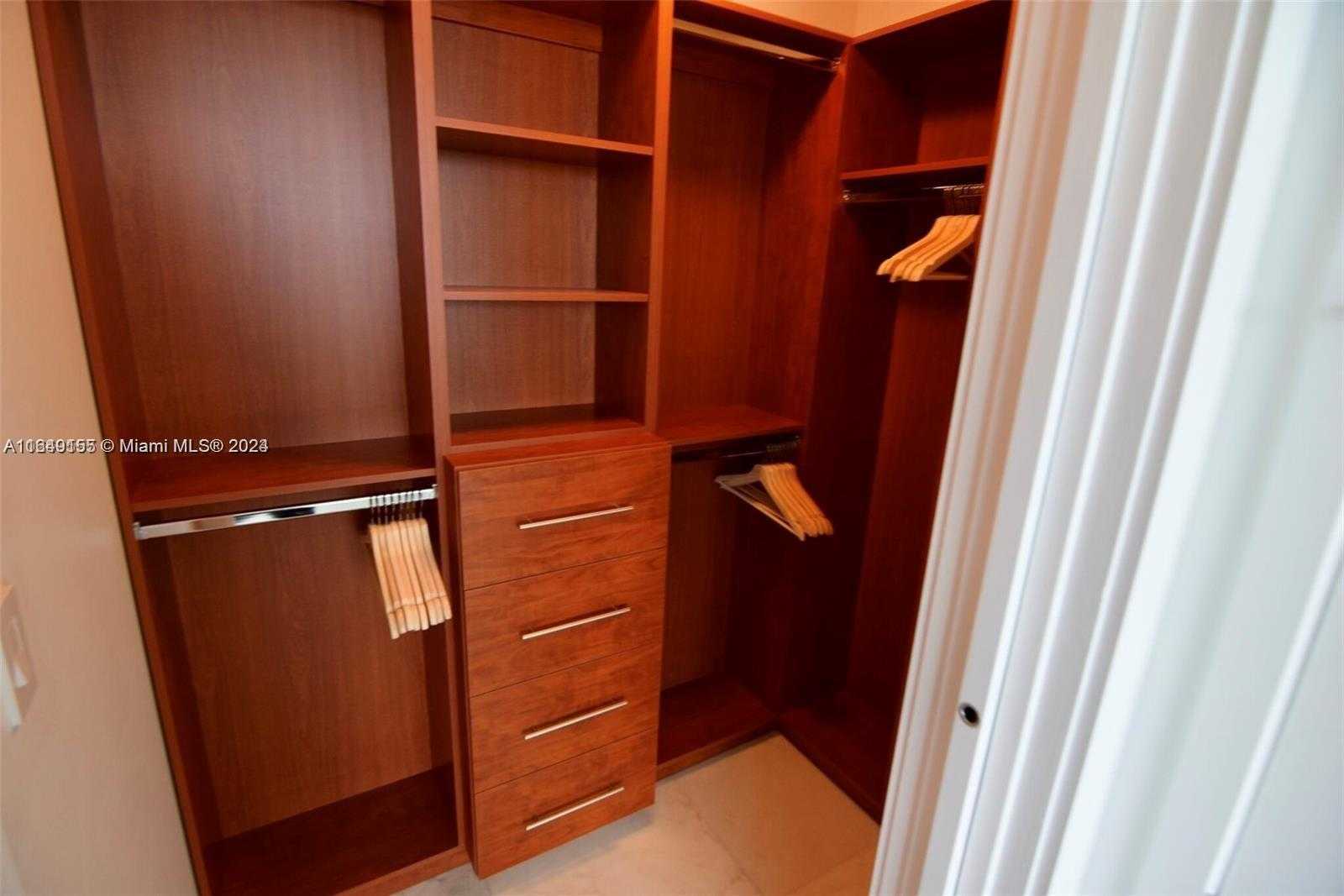 Small Image of 10201 COLLINS AVE #405, Bal Harbour Number 19