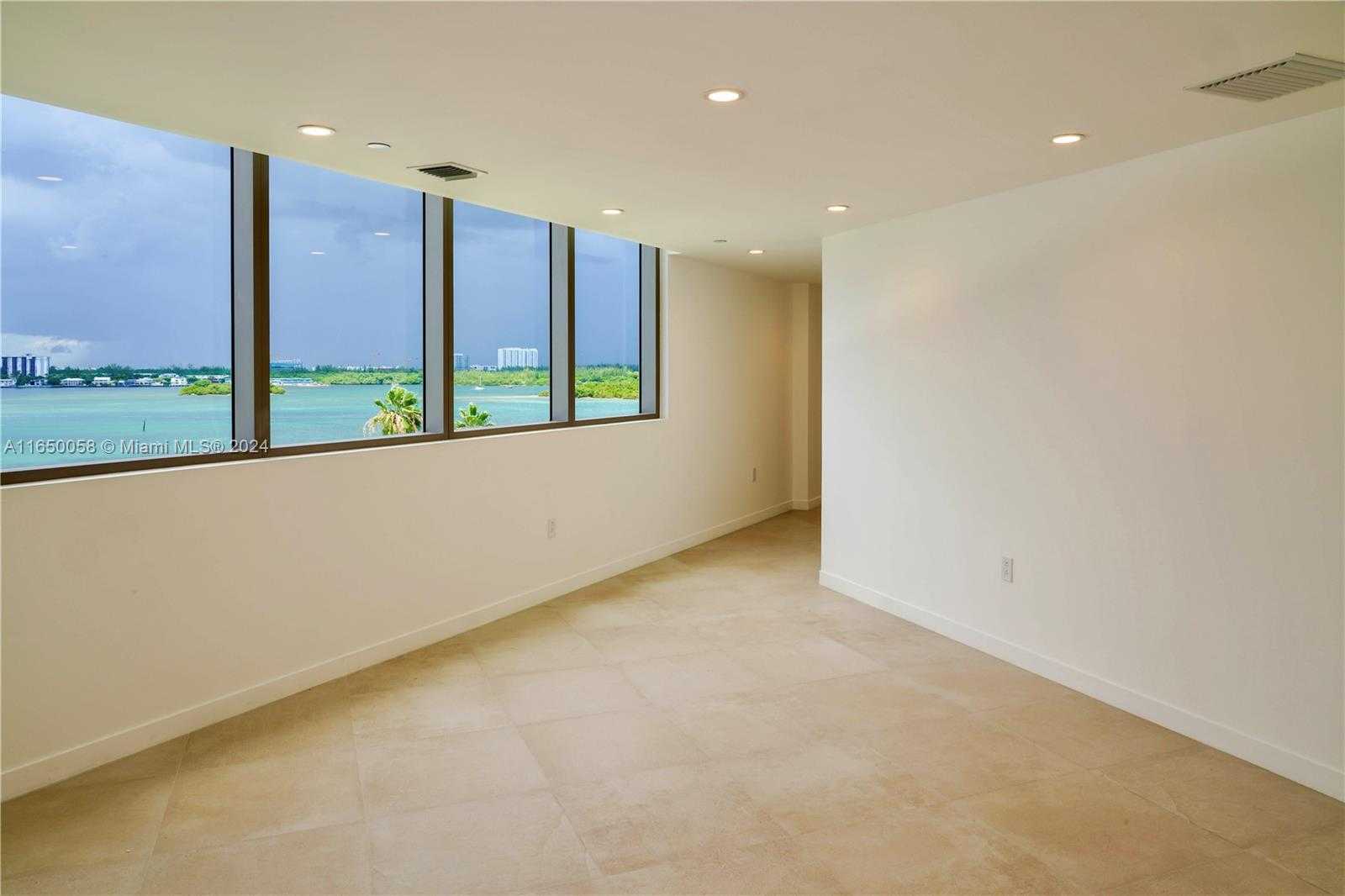 Small Image of 1135 103 ST #701, Bay Harbor Islands Number 17
