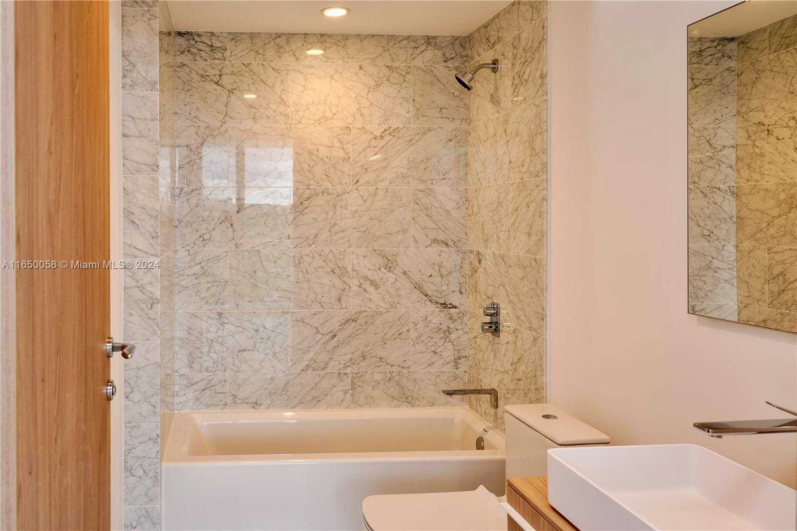 Small Image of 1135 103 ST #701, Bay Harbor Islands Number 19