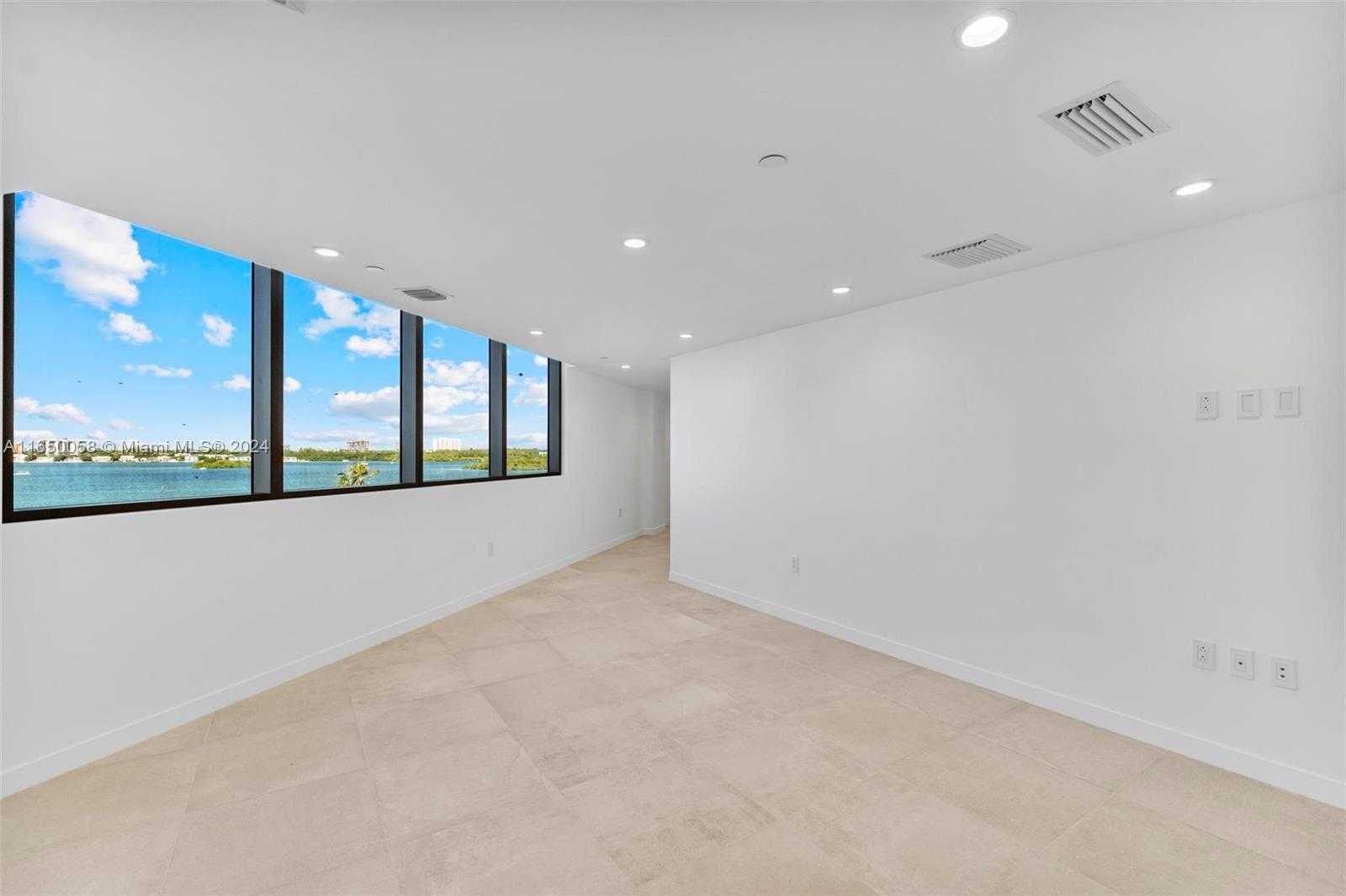 Small Image of 1135 103 ST #701, Bay Harbor Islands Number 52