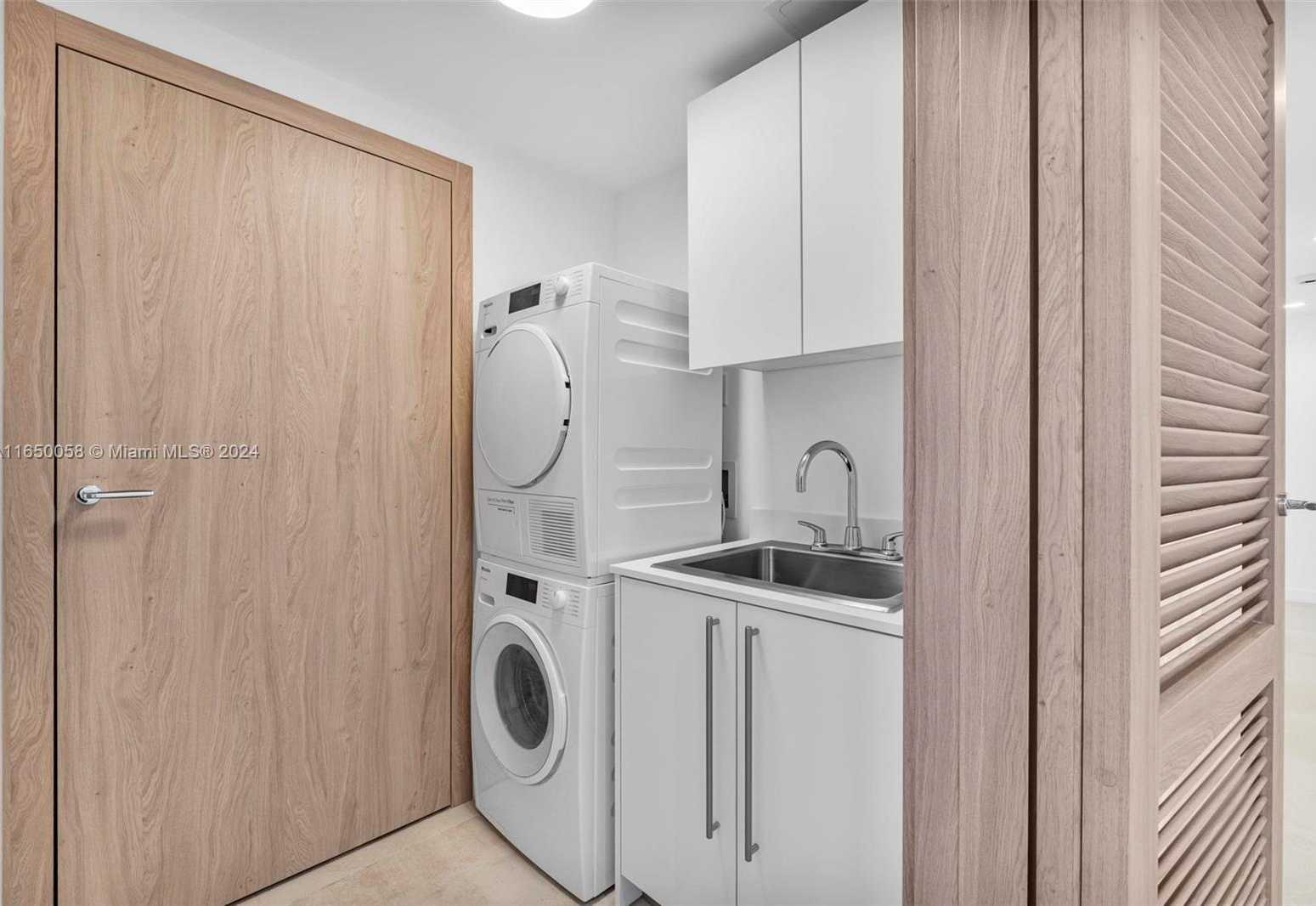 Small Image of 1135 103 ST #701, Bay Harbor Islands Number 54