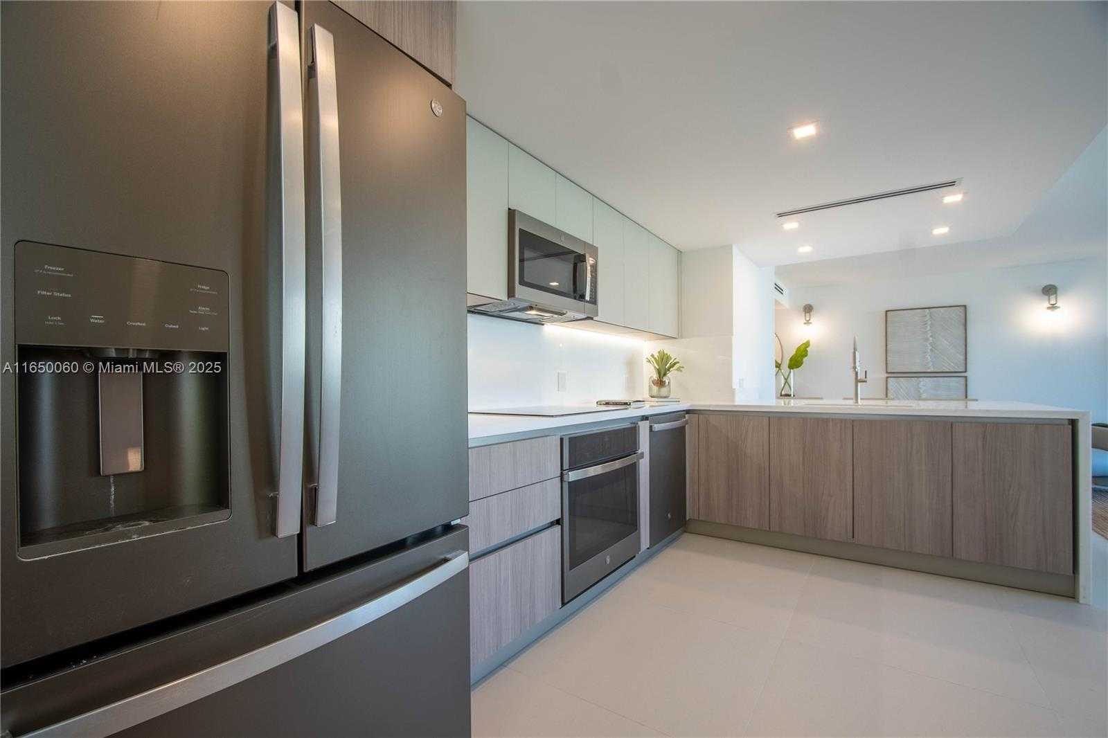 Small Image of 150 SUNRISE DR #4B, Key Biscayne Number 9