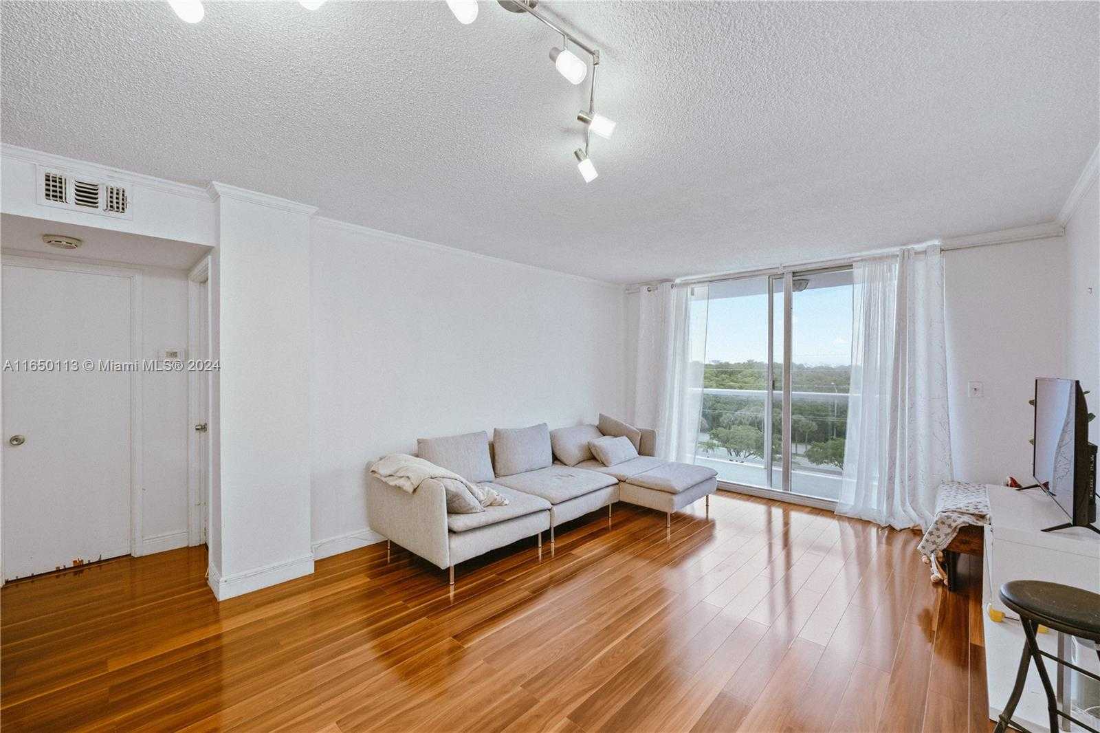 Small Image of 2841 NORTH EAST 163RD ST #704, North Miami Beach Number 15