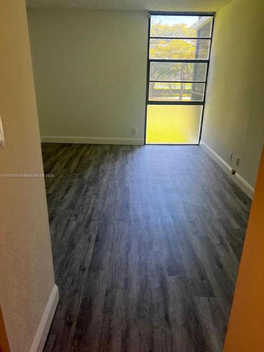 Small Image of 3475 NORTH COUNTRY CLUB DR #204, Aventura Number 11