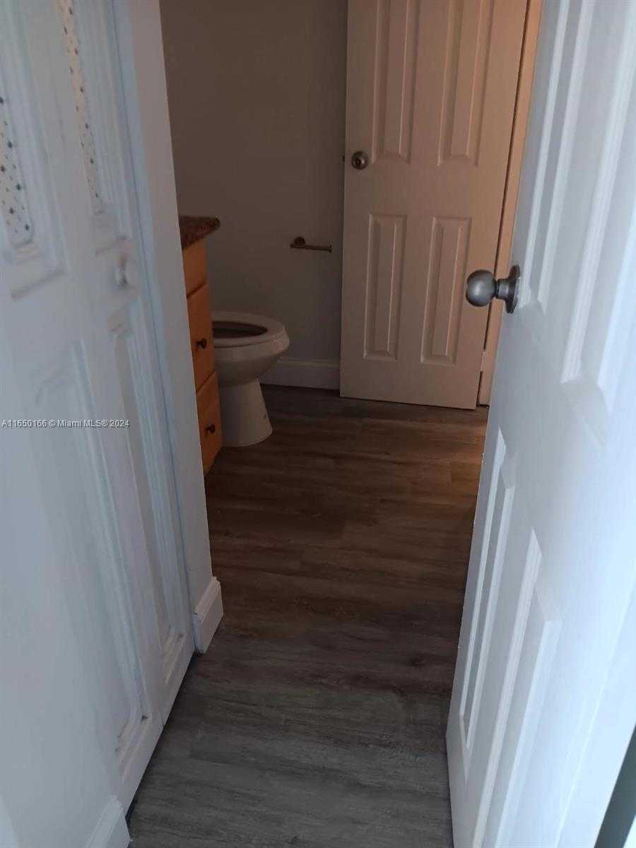 Small Image of 3475 NORTH COUNTRY CLUB DR #204, Aventura Number 12