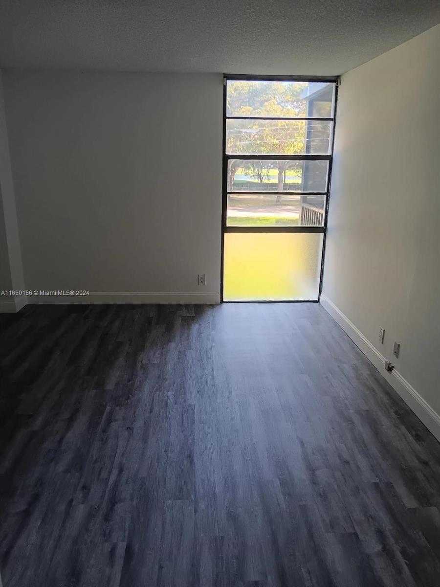 Small Image of 3475 NORTH COUNTRY CLUB DR #204, Aventura Number 2