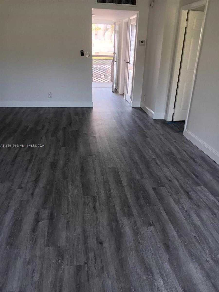 Small Image of 3475 NORTH COUNTRY CLUB DR #204, Aventura Number 9