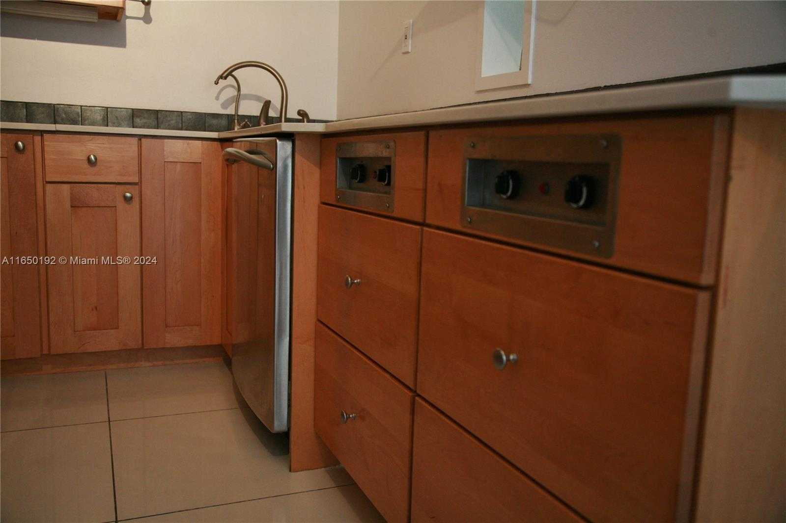 Small Image of 6969 COLLINS AVE #811, Miami Beach Number 18