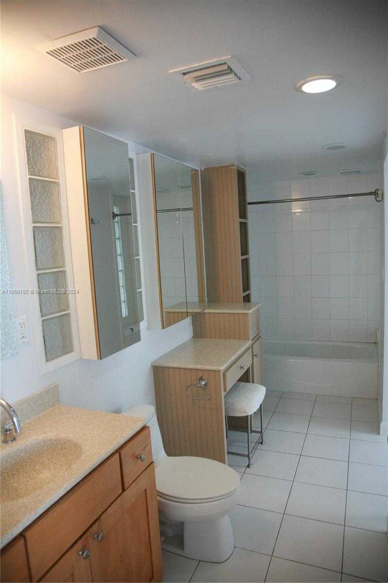 Small Image of 6969 COLLINS AVE #811, Miami Beach Number 19