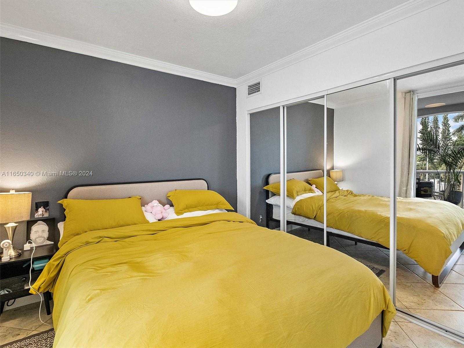Small Image of 5401 COLLINS AVE #129, Miami Beach Number 6
