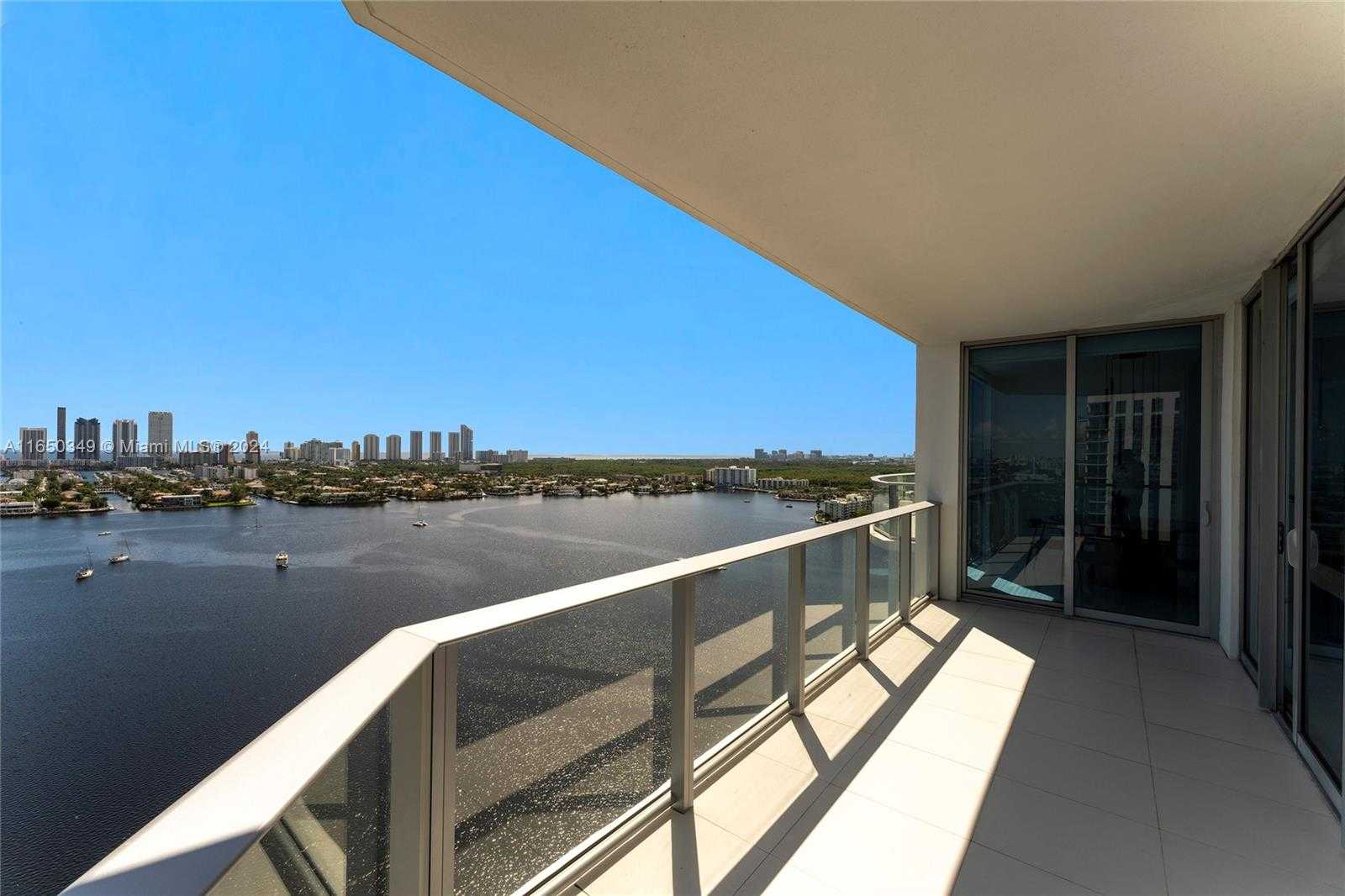Small Image of 17111 BISCAYNE BLVD #2109, North Miami Beach Number 13