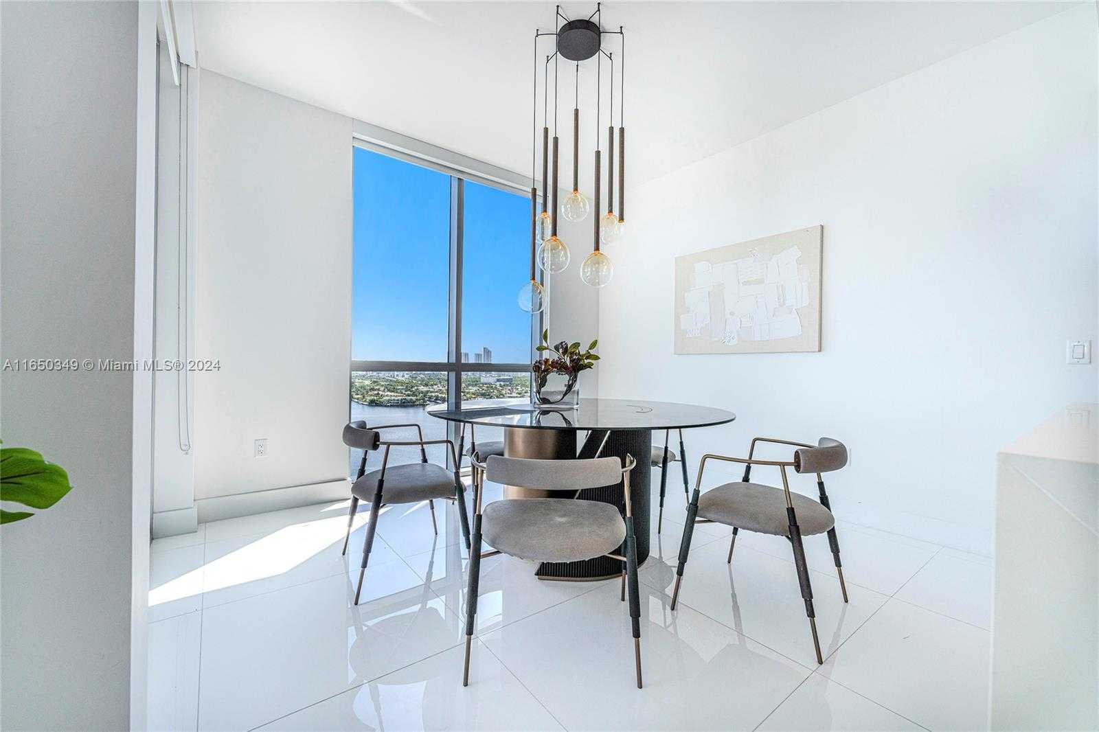 Small Image of 17111 BISCAYNE BLVD #2109, North Miami Beach Number 16
