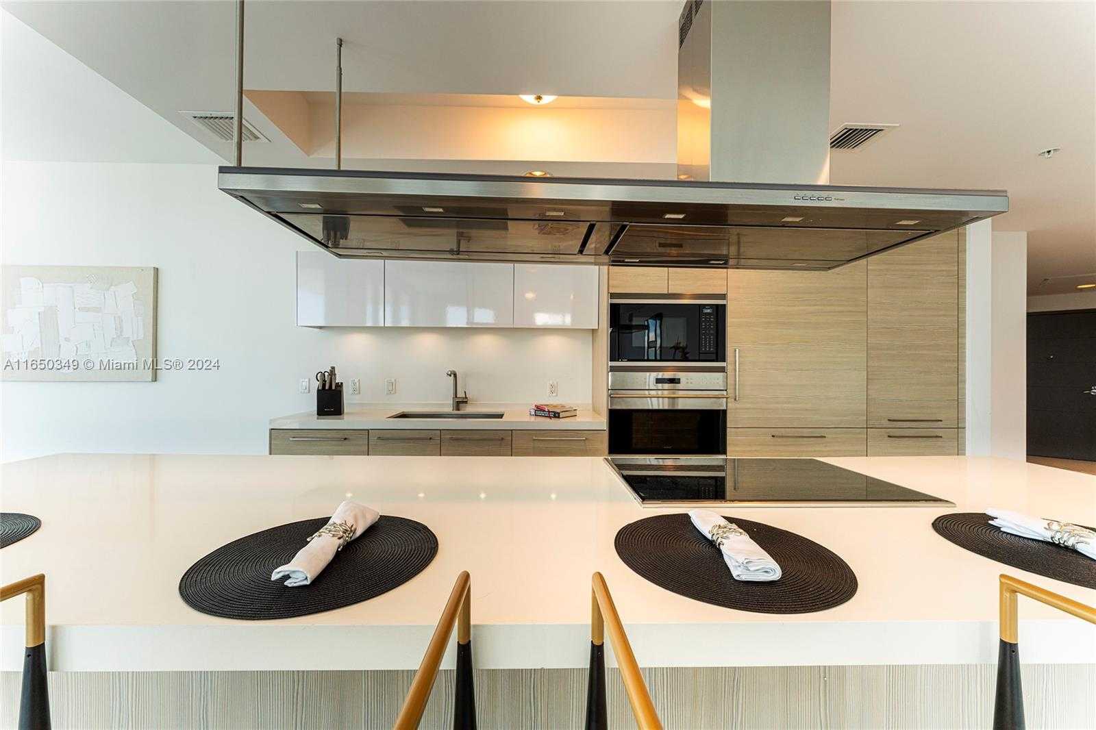 Small Image of 17111 BISCAYNE BLVD #2109, North Miami Beach Number 20