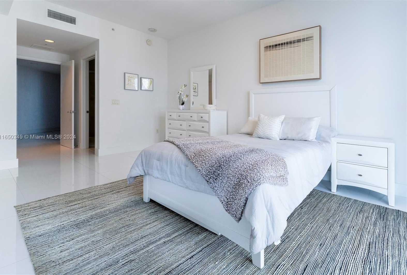 Small Image of 17111 BISCAYNE BLVD #2109, North Miami Beach Number 22