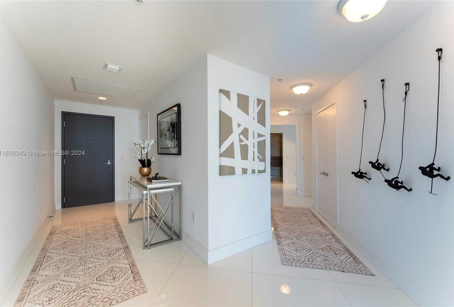 Small Image of 17111 BISCAYNE BLVD #2109, North Miami Beach Number 8