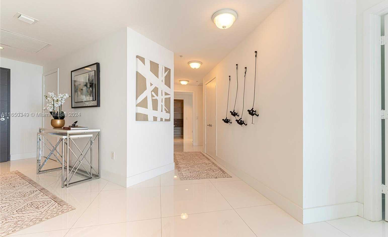 Small Image of 17111 BISCAYNE BLVD #2109, North Miami Beach Number 9