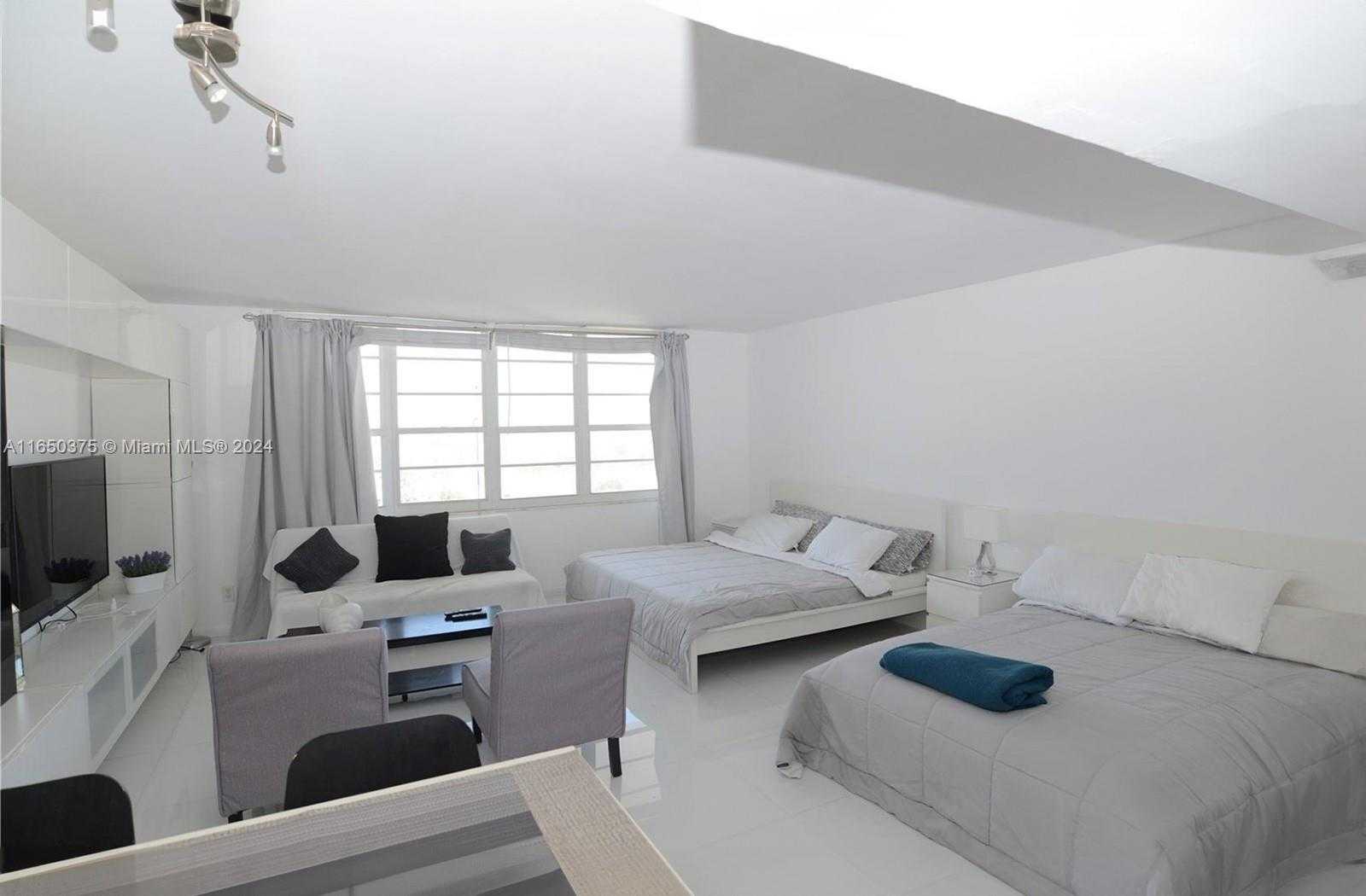 Small Image of 100 LINCOLN RD #1605, Miami Beach Number 2