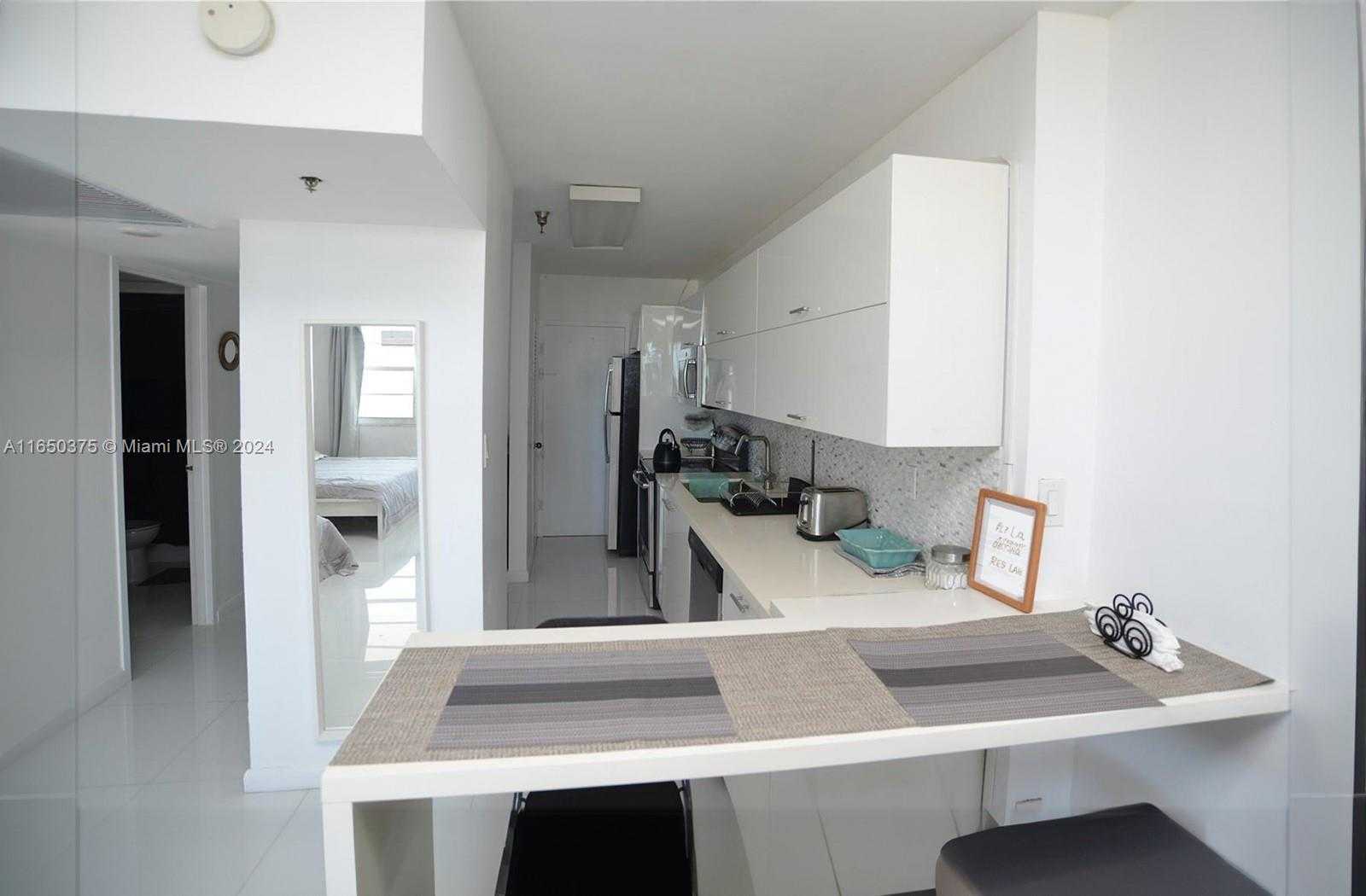 Small Image of 100 LINCOLN RD #1605, Miami Beach Number 4