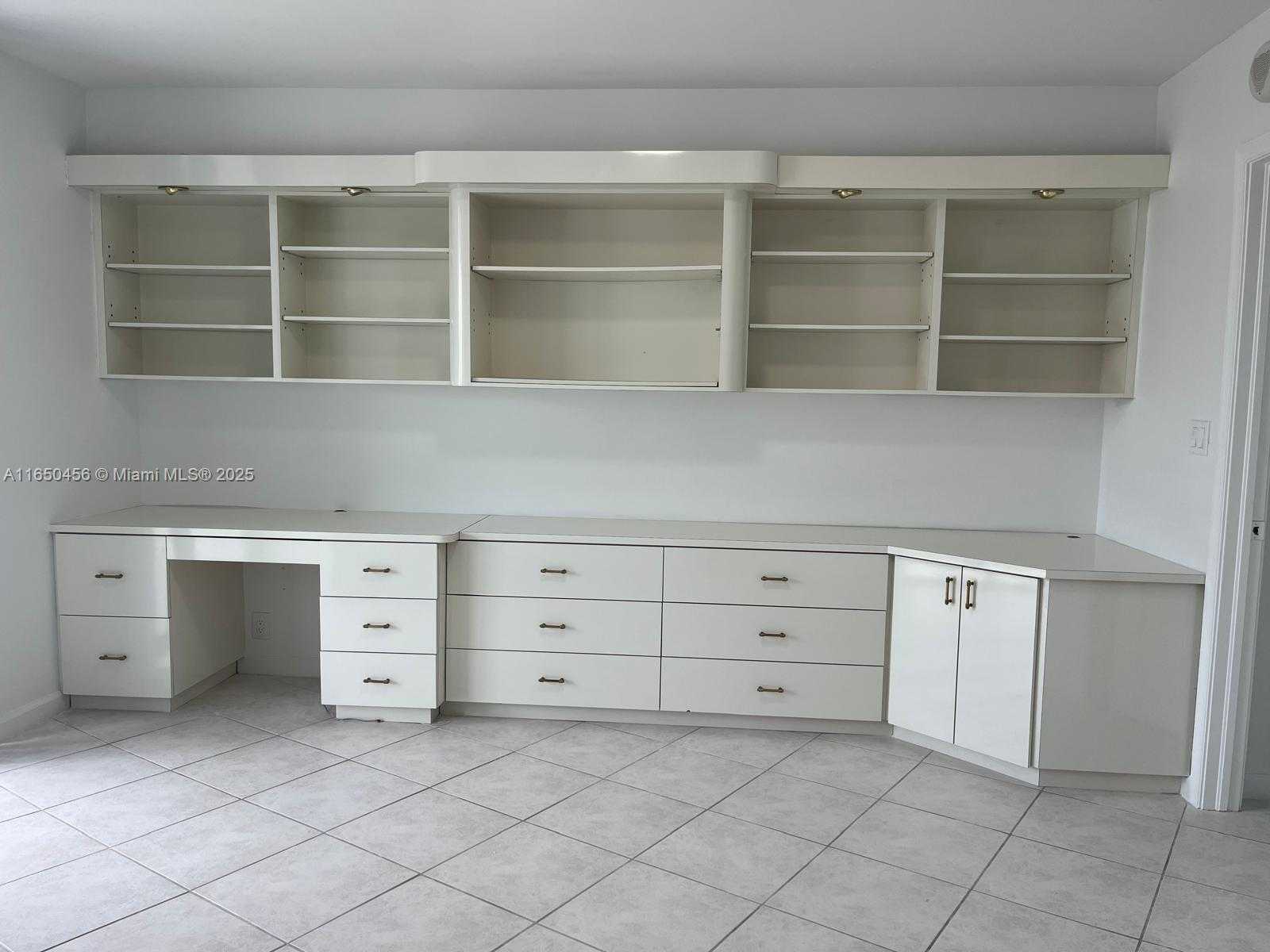 Small Image of 3530 MYSTIC POINTE DR #1711, Aventura Number 10