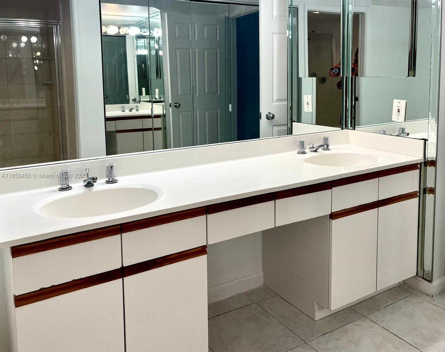 Small Image of 3530 MYSTIC POINTE DR #1711, Aventura Number 12