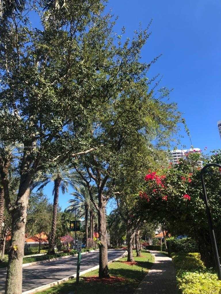 Small Image of 3530 MYSTIC POINTE DR #1711, Aventura Number 16