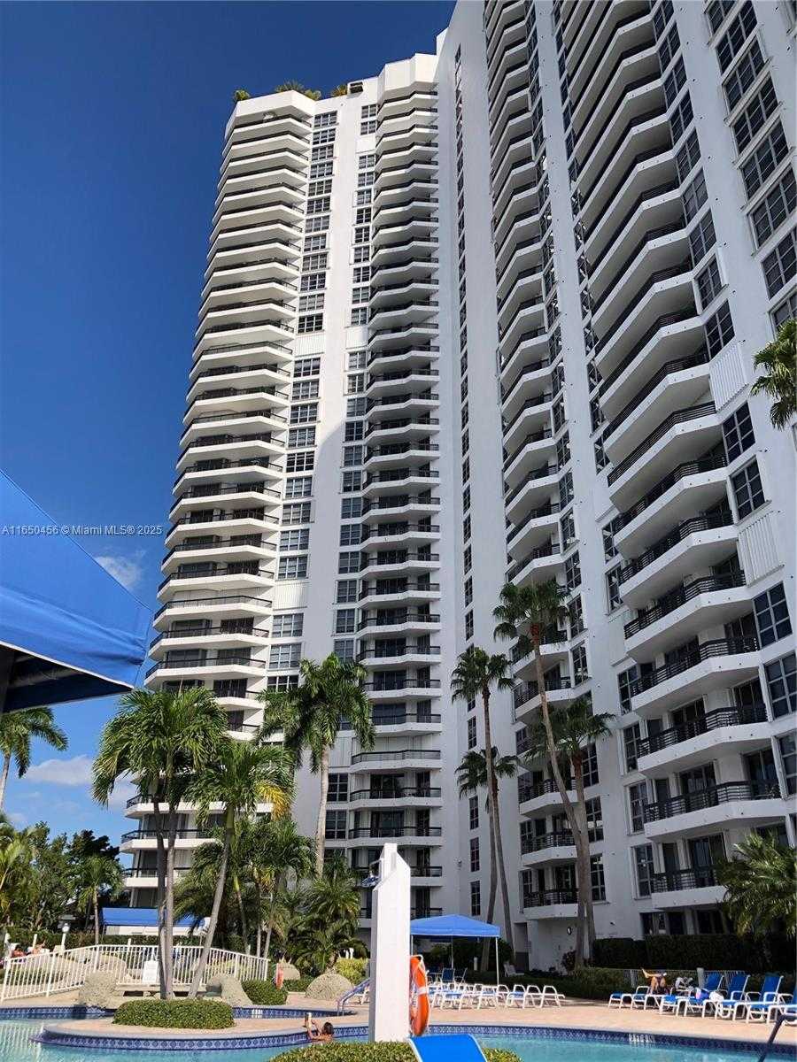 Small Image of 3530 MYSTIC POINTE DR #1711, Aventura Number 21