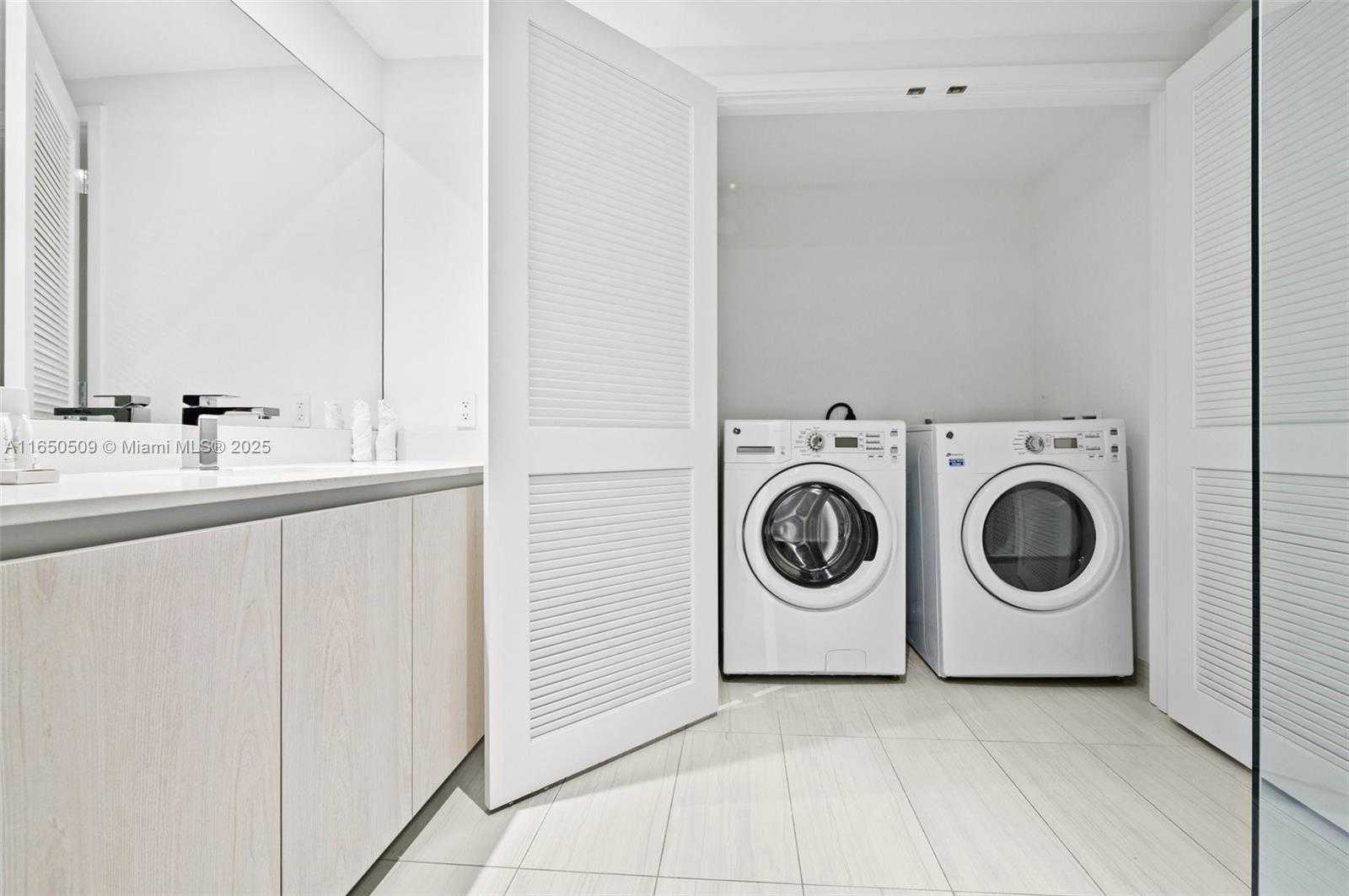 Small Image of 4010 SOUTH OCEAN DR #T3507, Hollywood Number 19
