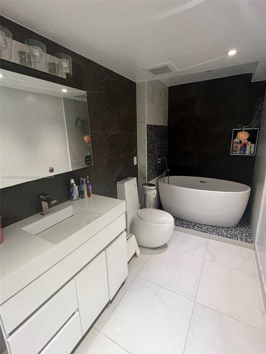 Small Image of 9801 COLLINS AVE #20C, Bal Harbour Number 10