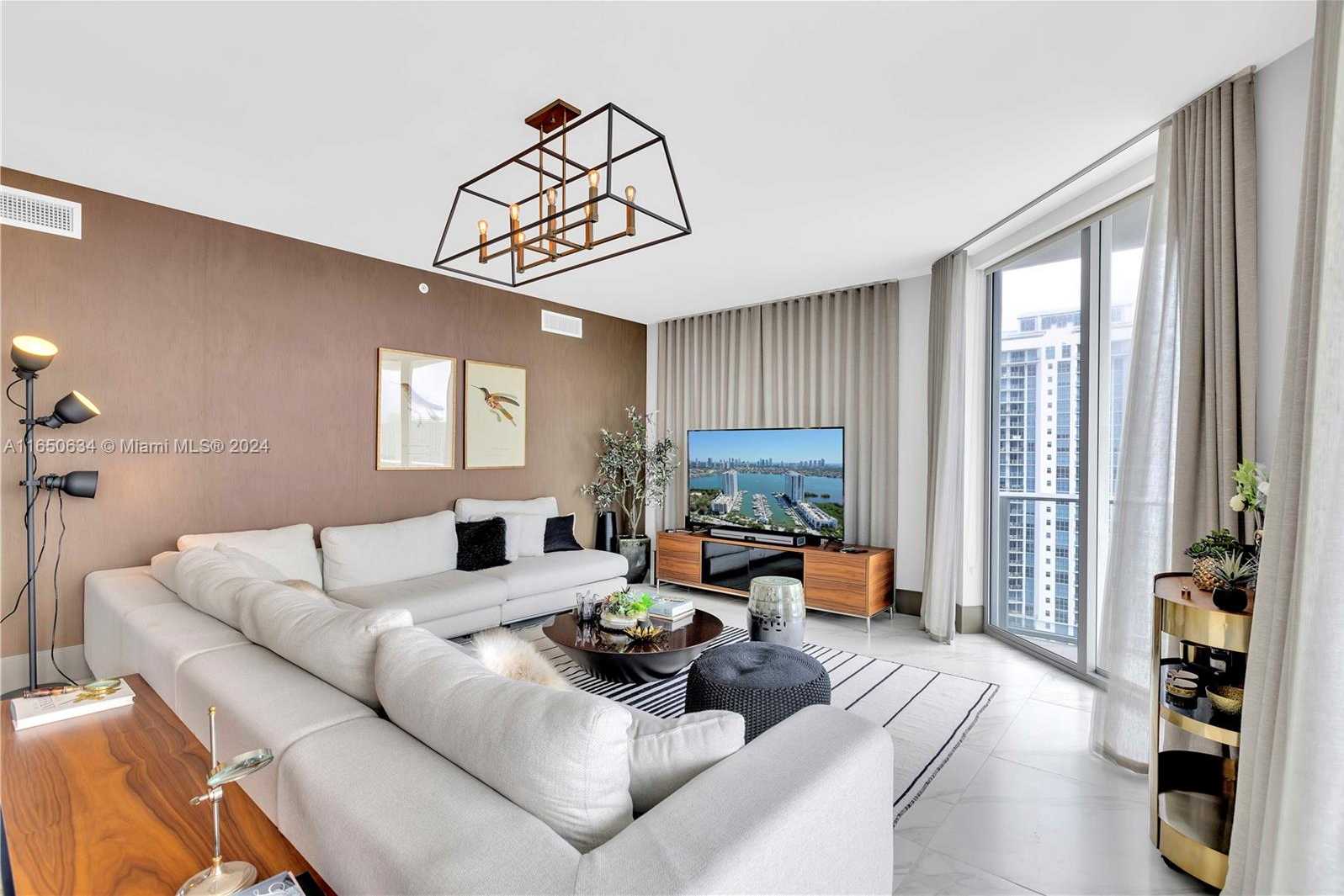 Small Image of 17111 BISCAYNE BLVD #1709, North Miami Beach Number 12