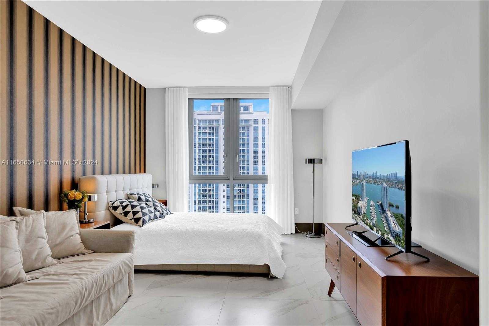 Small Image of 17111 BISCAYNE BLVD #1709, North Miami Beach Number 22