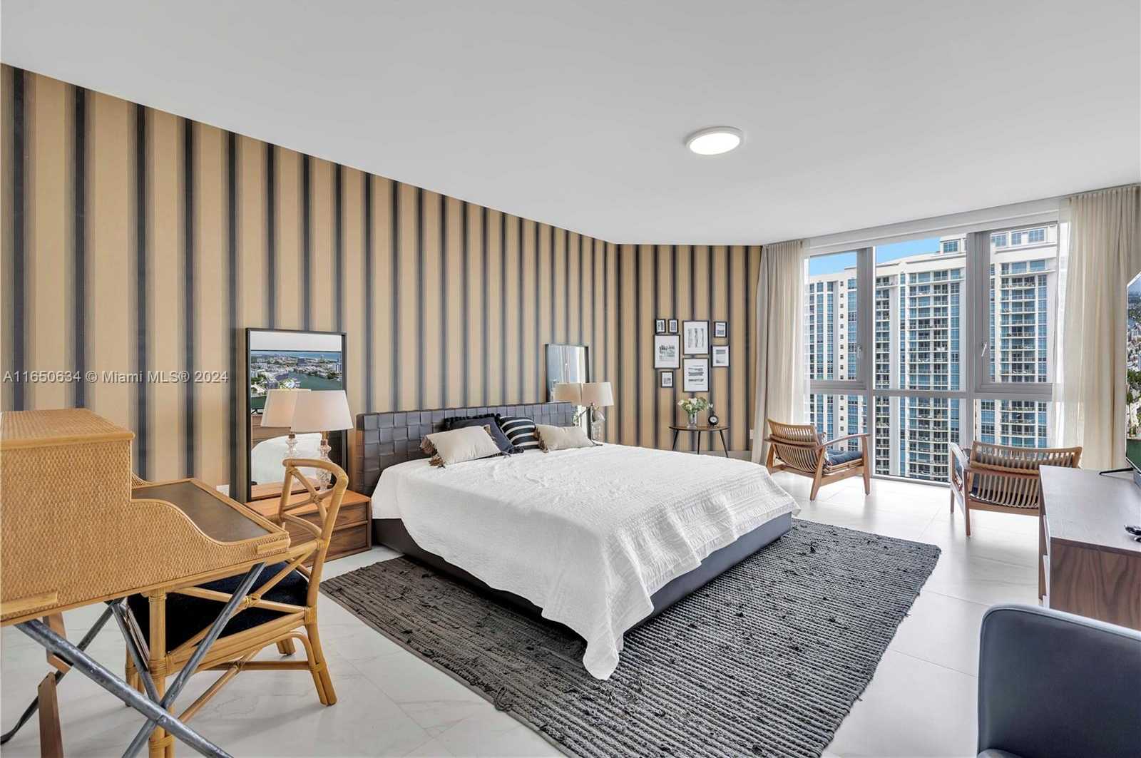 Small Image of 17111 BISCAYNE BLVD #1709, North Miami Beach Number 34