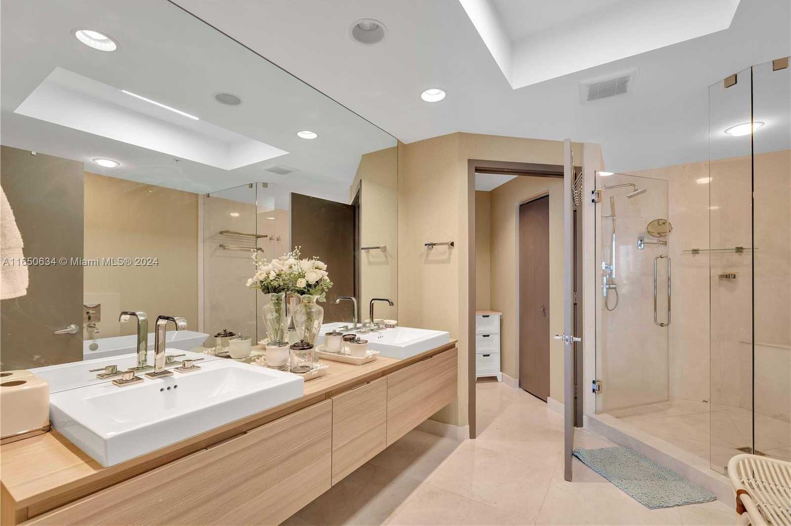 Small Image of 17111 BISCAYNE BLVD #1709, North Miami Beach Number 39