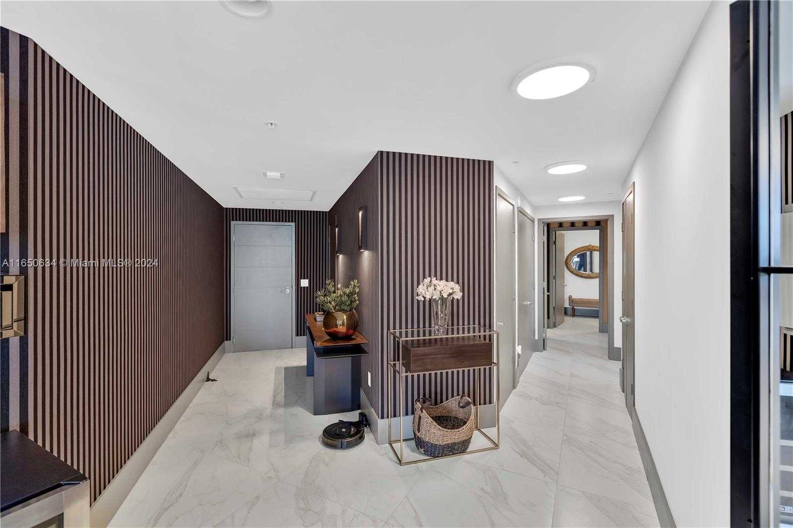 Small Image of 17111 BISCAYNE BLVD #1709, North Miami Beach Number 4