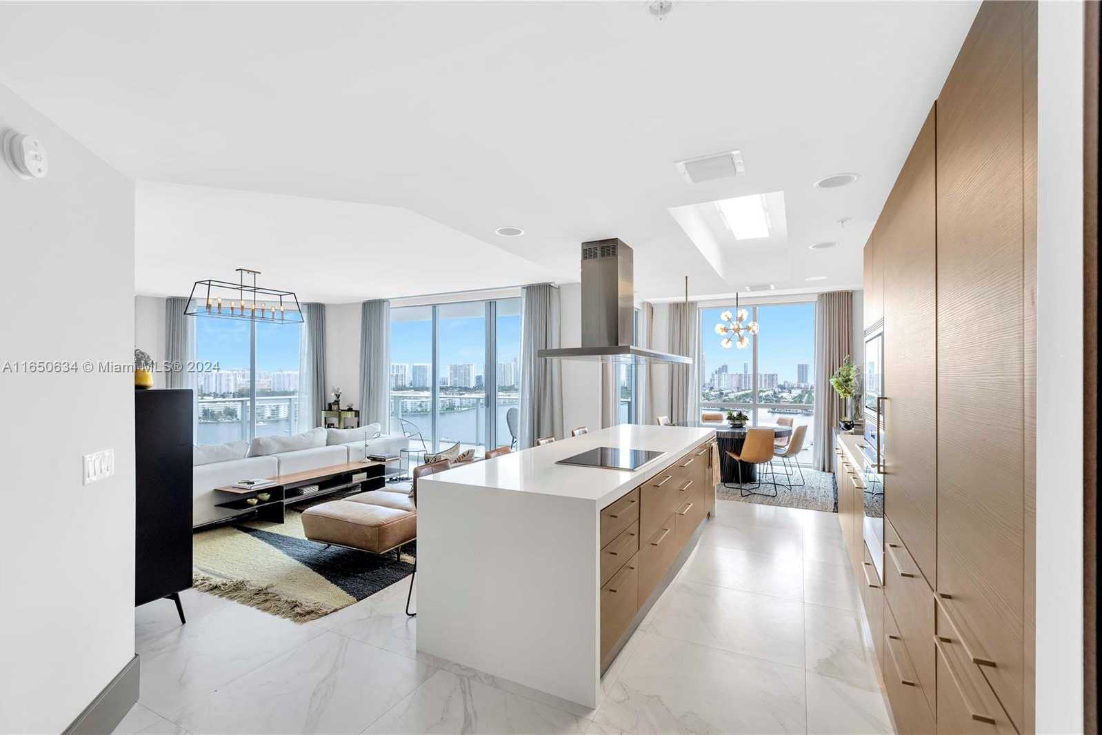Small Image of 17111 BISCAYNE BLVD #1709, North Miami Beach Number 5