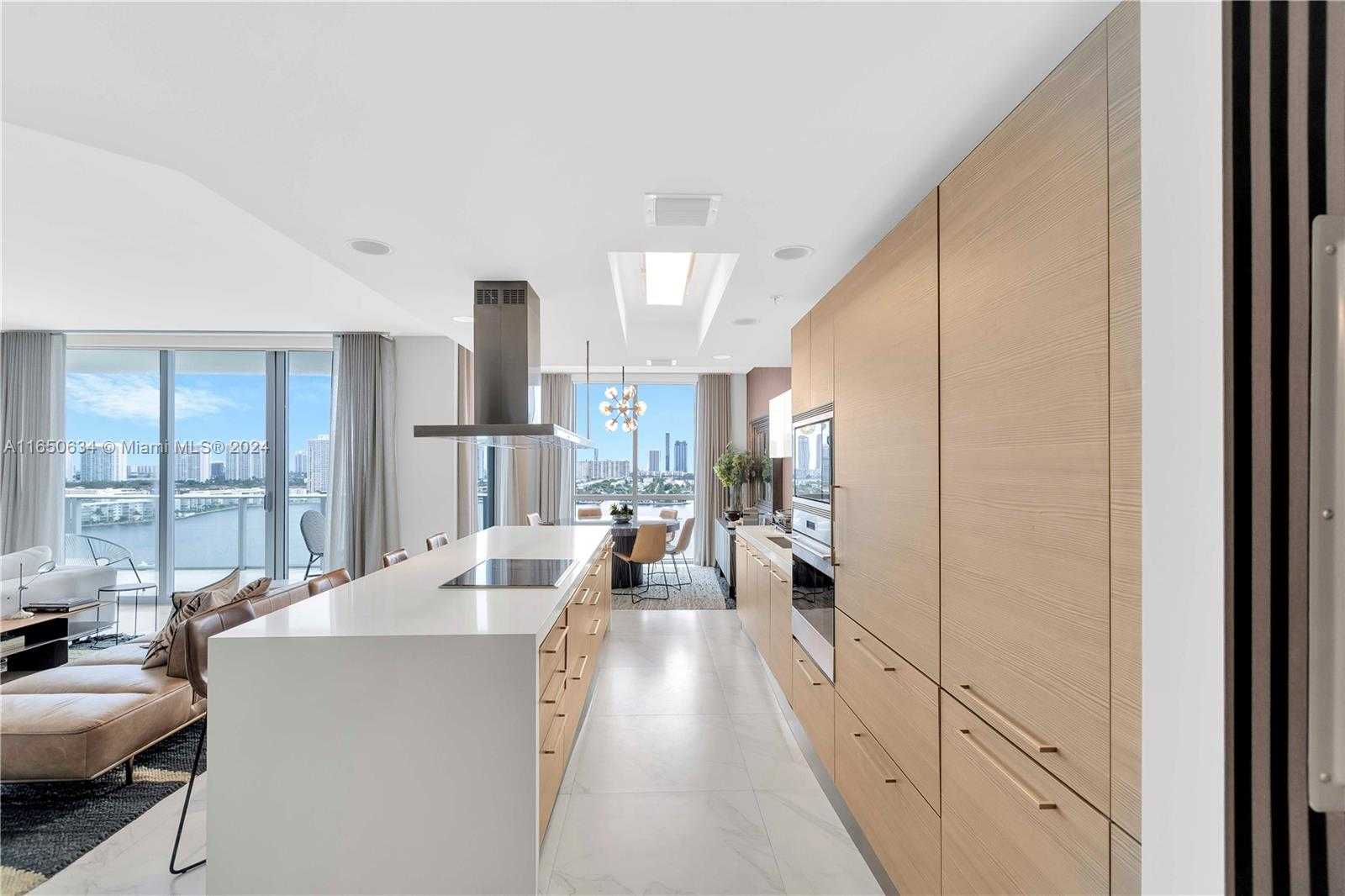 Small Image of 17111 BISCAYNE BLVD #1709, North Miami Beach Number 6