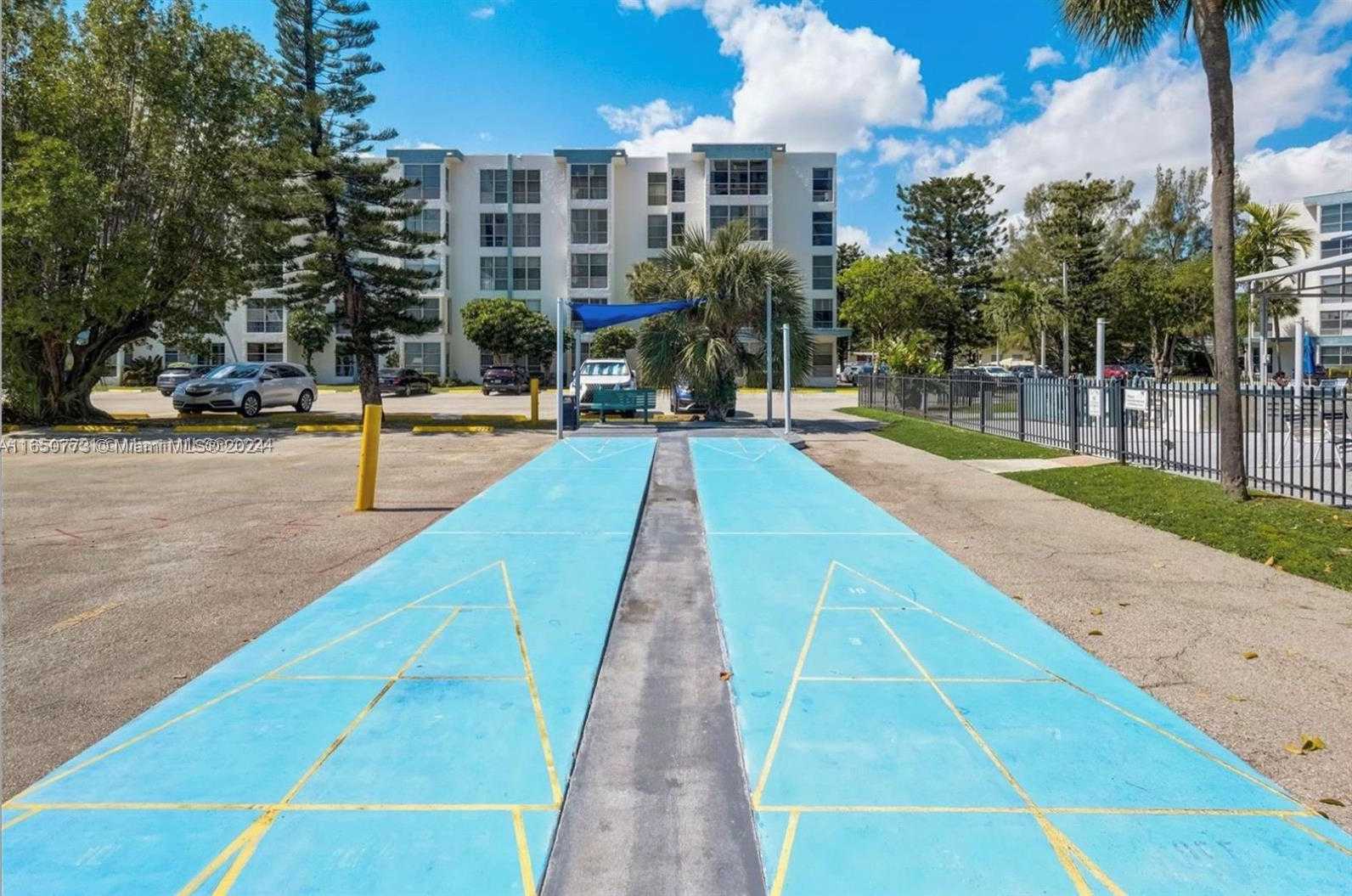 Small Image of 17560 ATLANTIC BLVD #112, Sunny Isles Beach Number 15