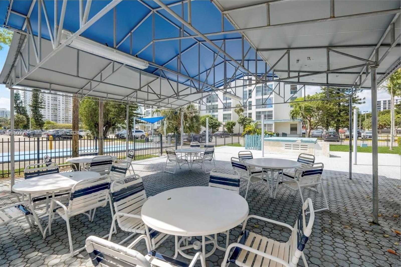 Small Image of 17560 ATLANTIC BLVD #112, Sunny Isles Beach Number 16